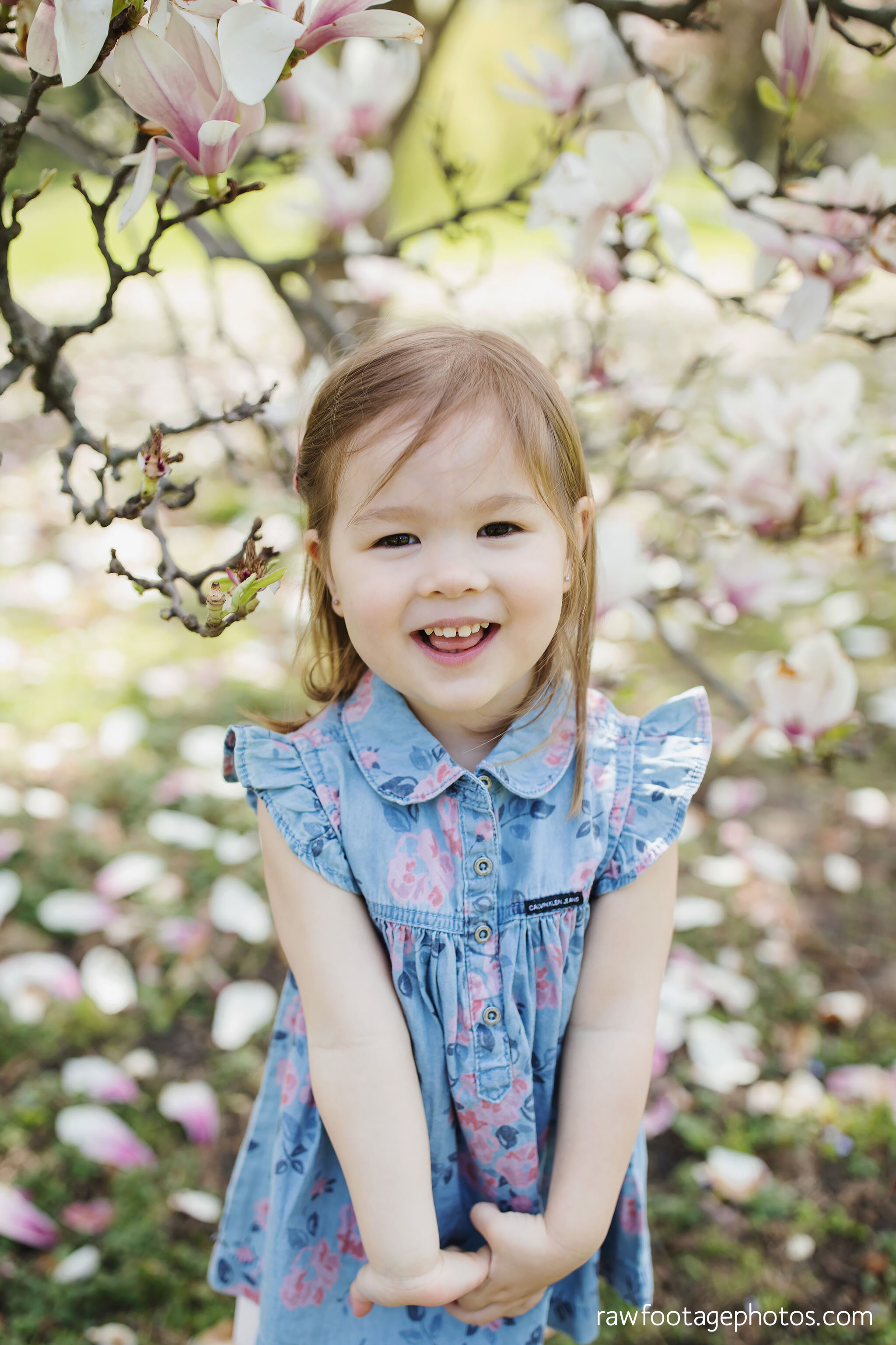 london_ontario_family_photographer-spring_blossoms-newborn_session-magnolia_blossoms-springbank_park-raw_footage_photography_013.jpg