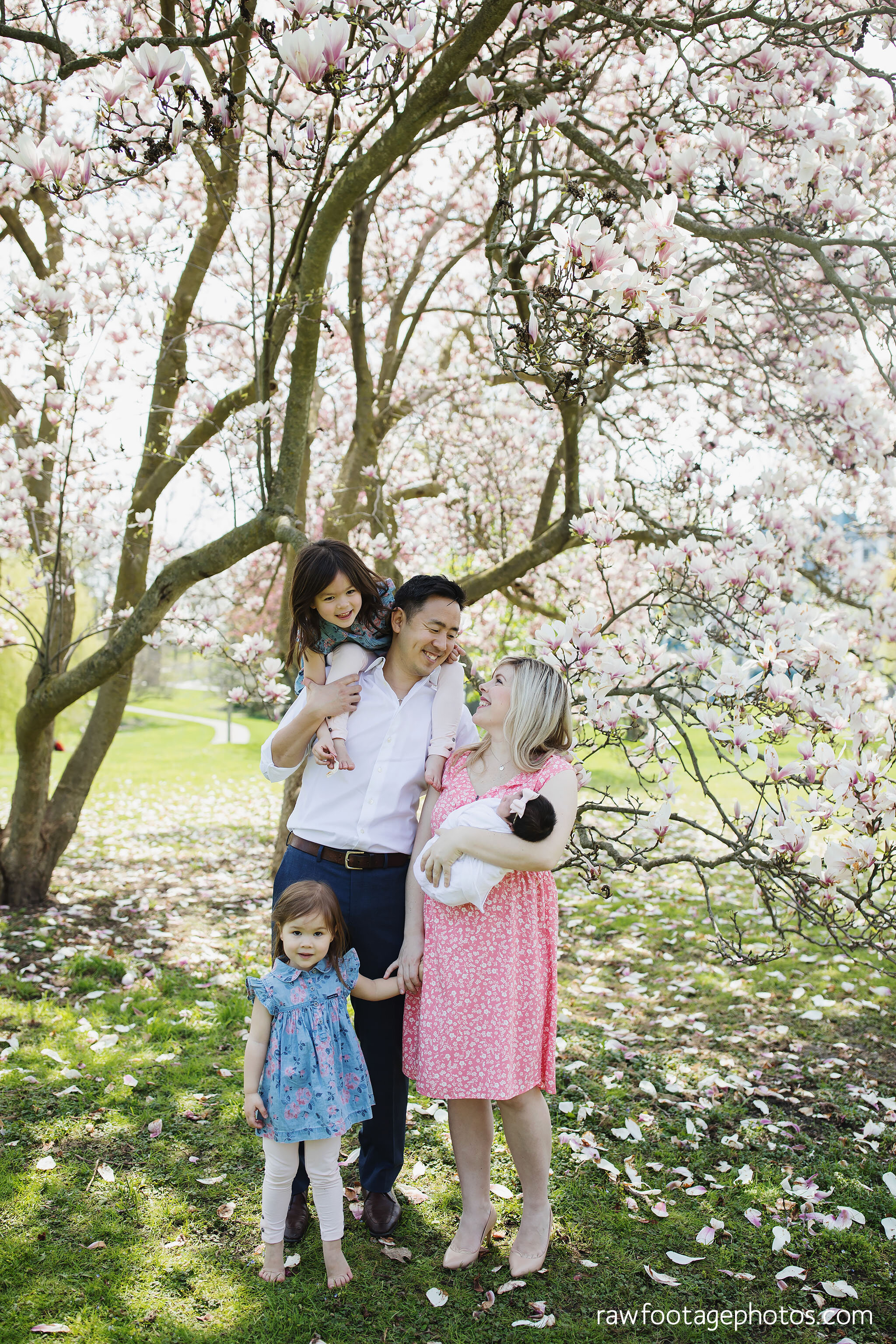 london_ontario_family_photographer-spring_blossoms-newborn_session-magnolia_blossoms-springbank_park-raw_footage_photography_017.jpg