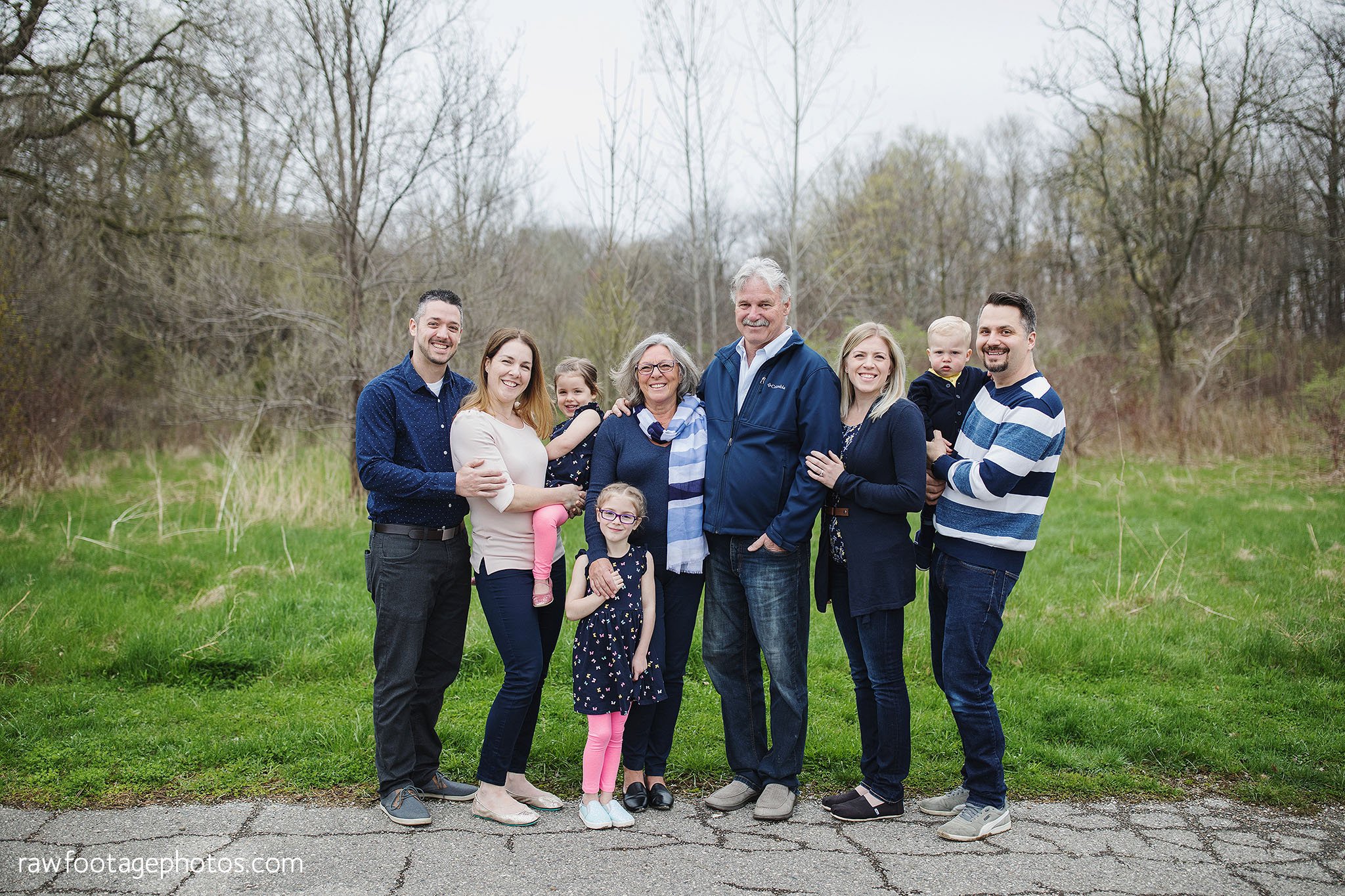 London_Ontario_Family_Photographer-extended_family-Westminster_ponds-forest-woods-nature-grandparents-cousins-grandchildren-siblings-_001.jpg