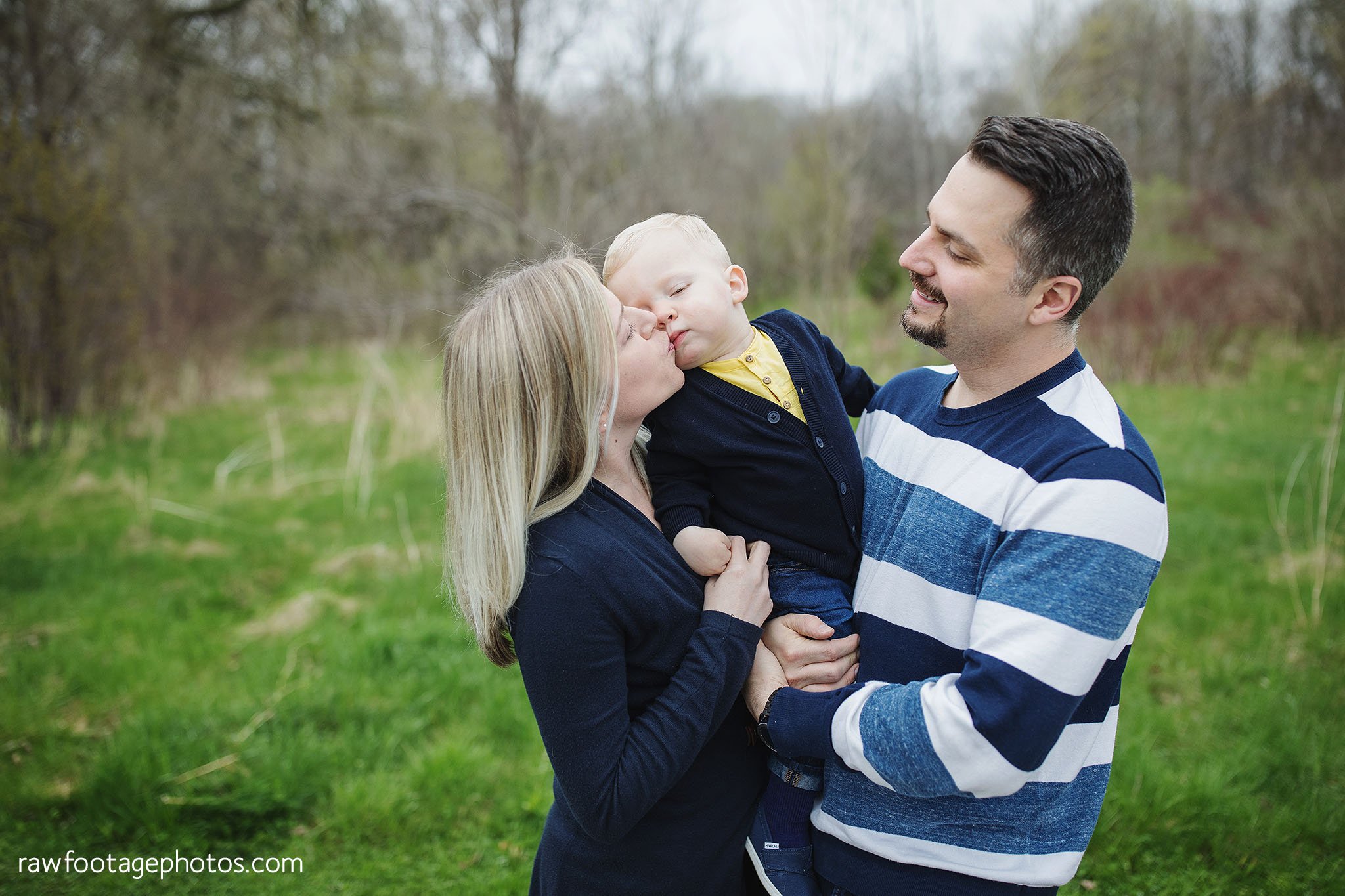 London_Ontario_Family_Photographer-extended_family-Westminster_ponds-forest-woods-nature-grandparents-cousins-grandchildren-siblings-_004.jpg