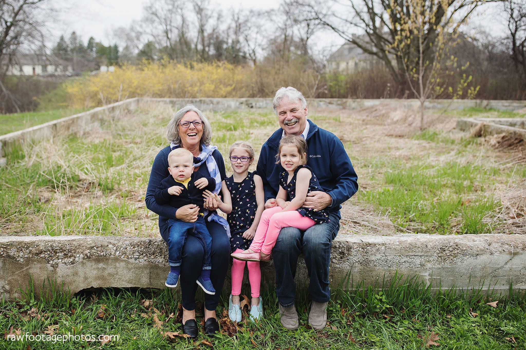 London_Ontario_Family_Photographer-extended_family-Westminster_ponds-forest-woods-nature-grandparents-cousins-grandchildren-siblings-_009.jpg