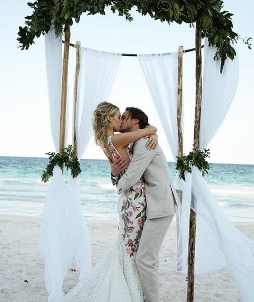 wedding-kiss-beach-view.jpg