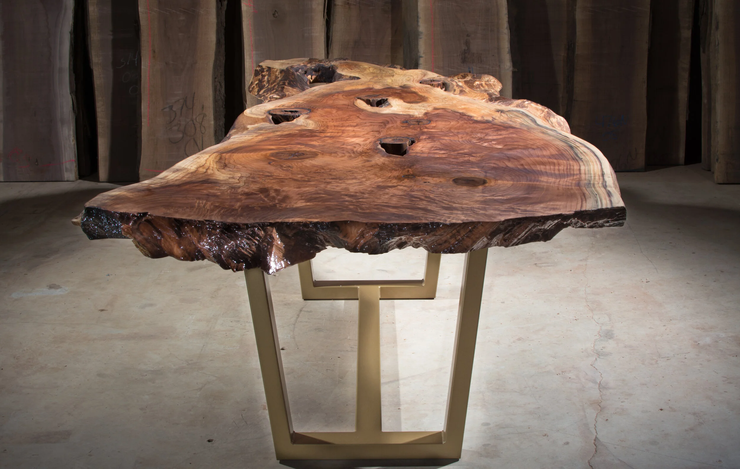 San Diego artist specializing in custom made to order live edge dining tables