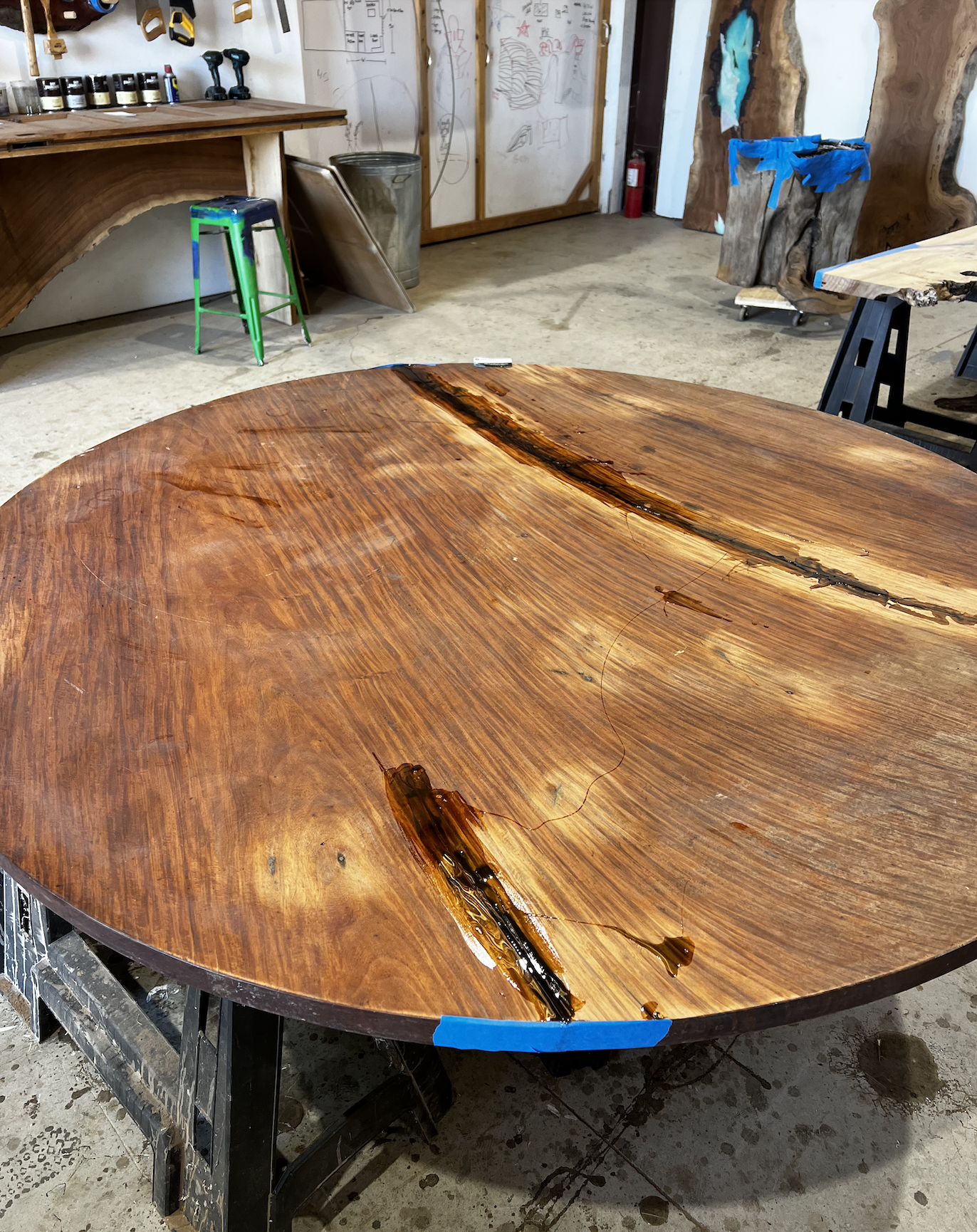 Round Narawood Table