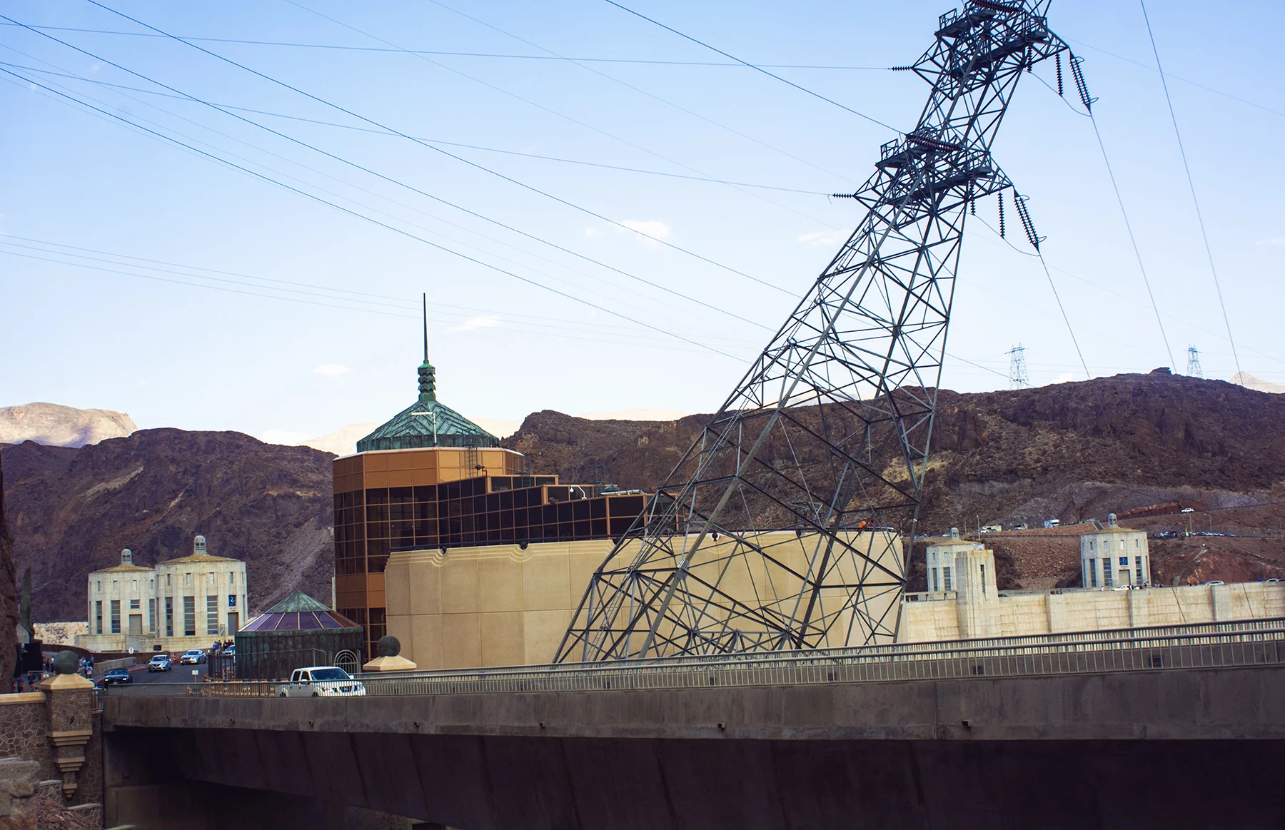 hooverdam30low.jpg