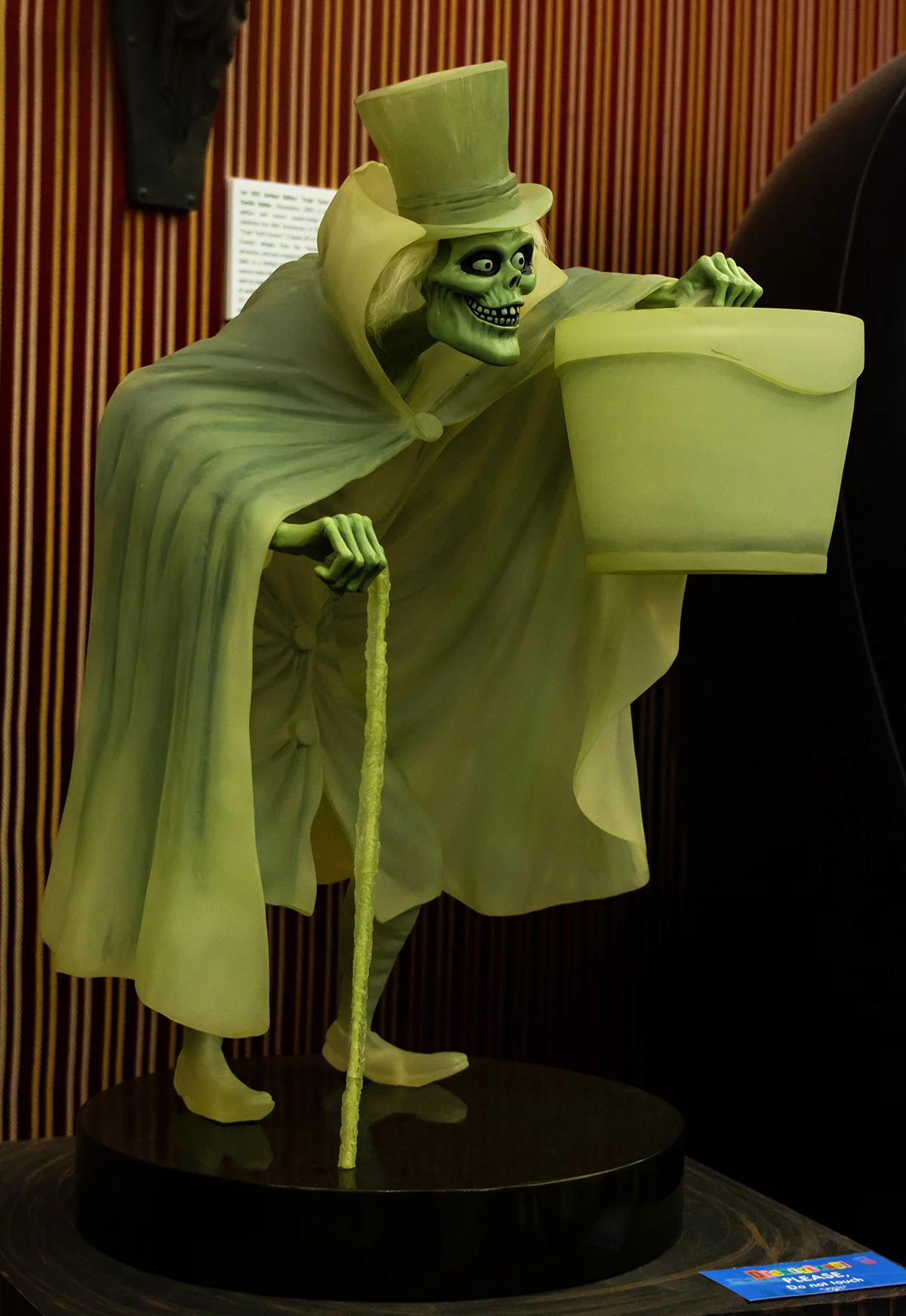 thatsdisneyland4b.jpg