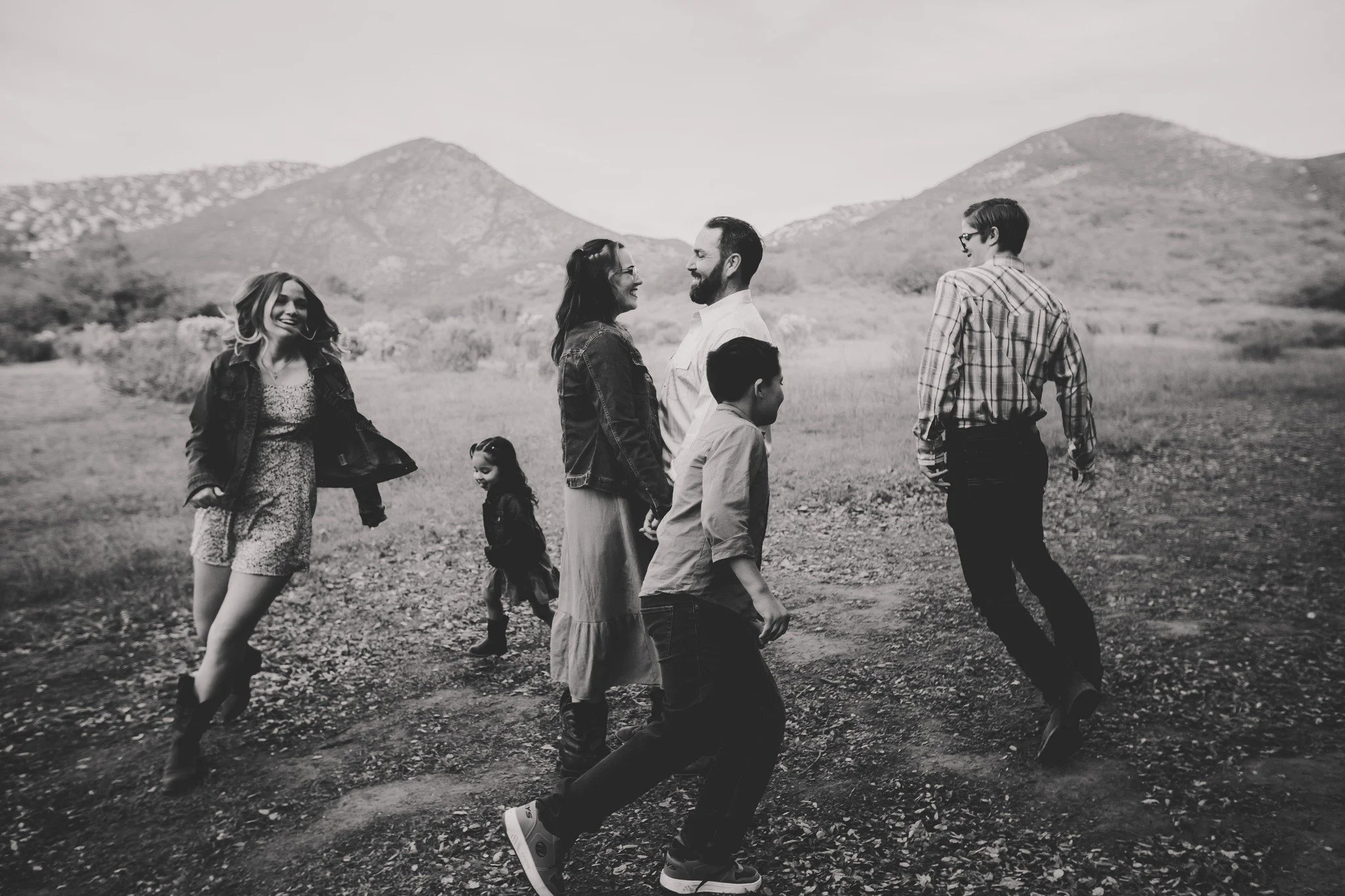 Is it time to update your family photos?! 

Now booking in San Diego County

#sandiegophotographer #sandiegophotography #sandiegophotoshoot #chelsietrendleyphotography #militaryspousephotographer #sandiego #SanDiegoCounty