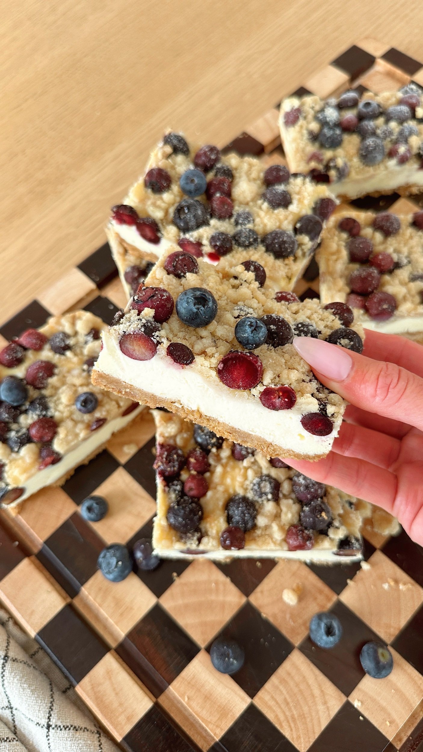 Blueberry Crumble Cheesecake Bars