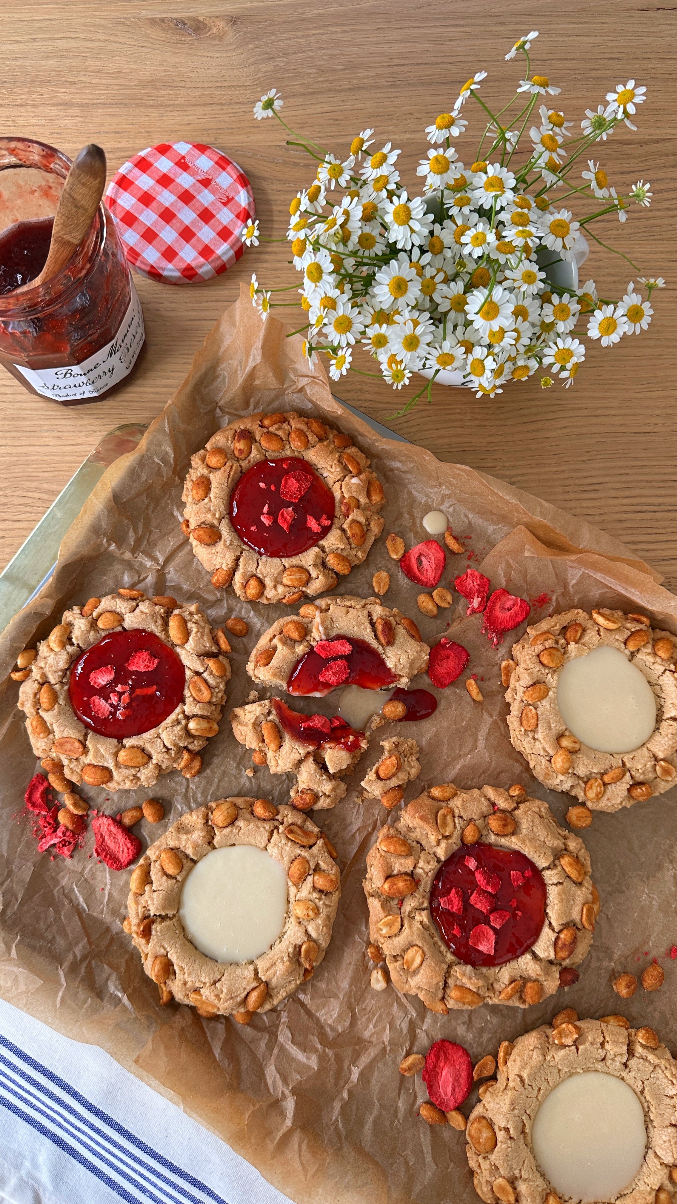 Dupe Wynn Peanut Butter & strawberry Jam Cookies