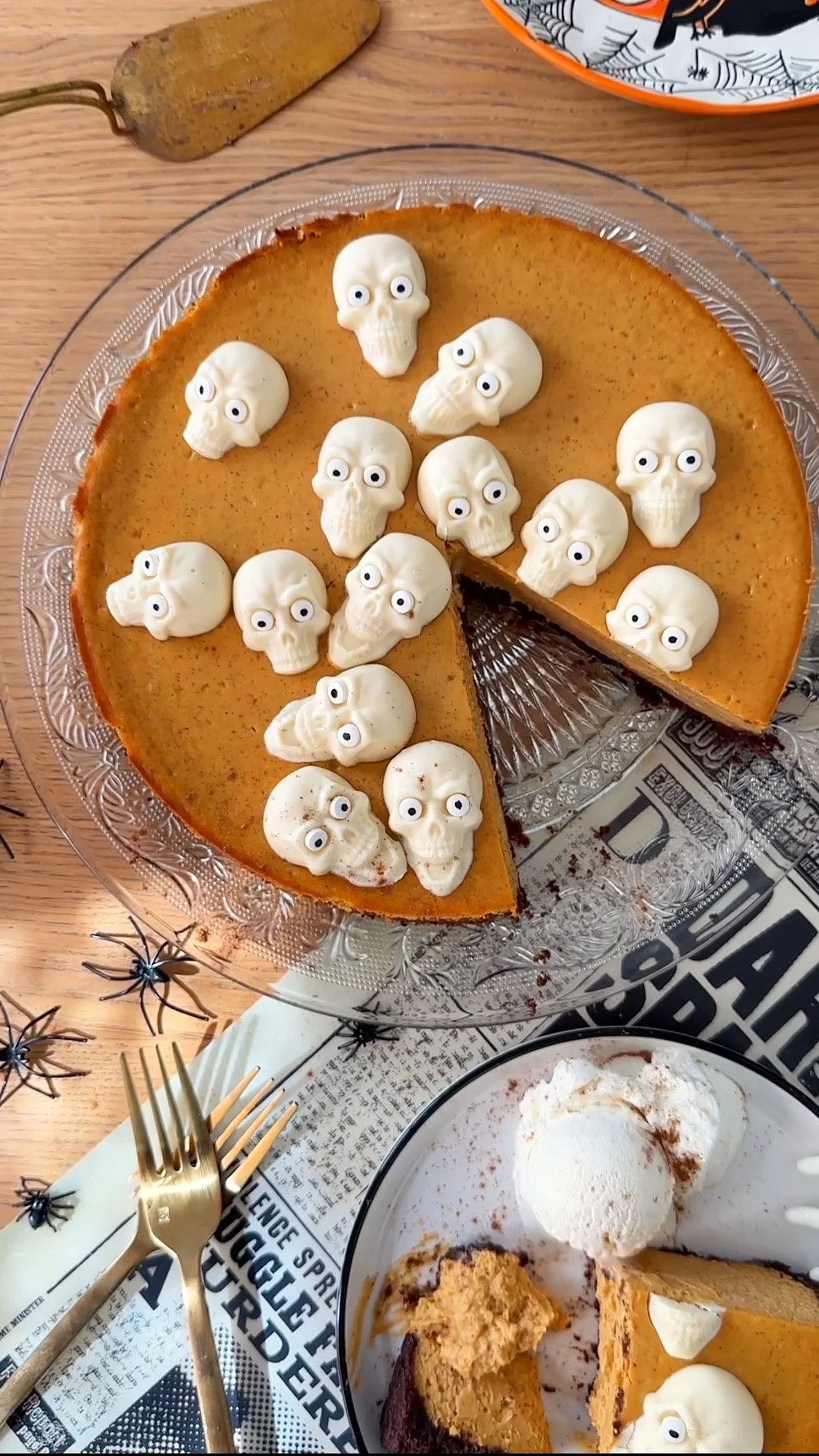Creamy Pumpkin Cheesecake with Chocolate Crust
