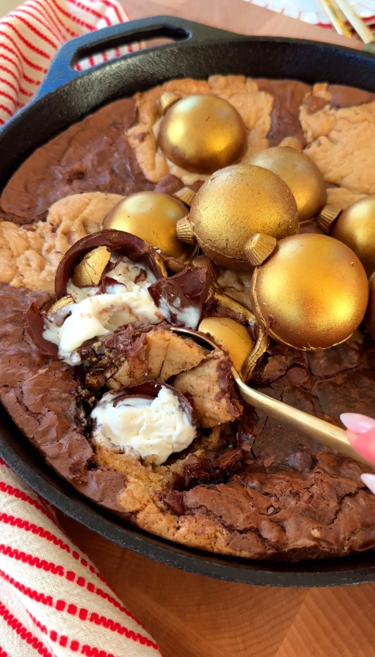 Holiday Ornament Brookie Skillet 