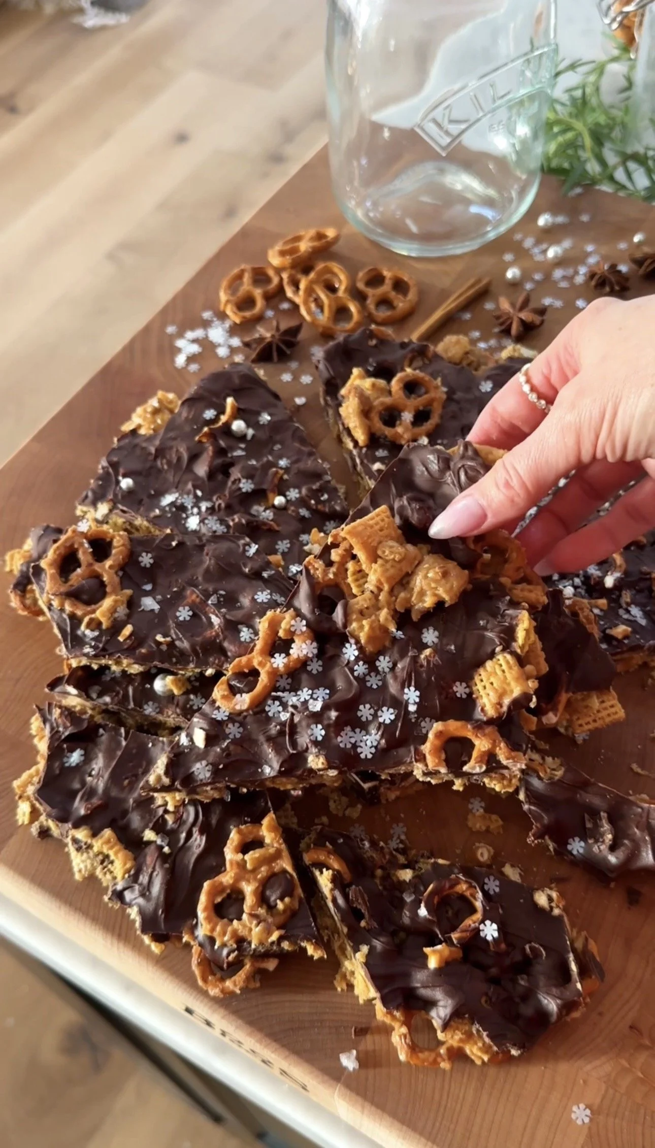 Toasted Cinnamon Sugar Chocolate Holiday Crunch 