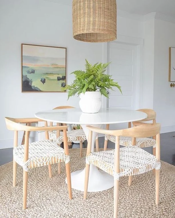 Don&rsquo;t let staging overshadow the home. ⠀
⠀⠀
It&rsquo;s perfectly okay to add accent pieces and unique decor when staging to sell your home. 👌⠀
⠀⠀
But make sure that it&rsquo;s the only thing potential buyers remember.⠀
⠀⠀
Keep in mind that you