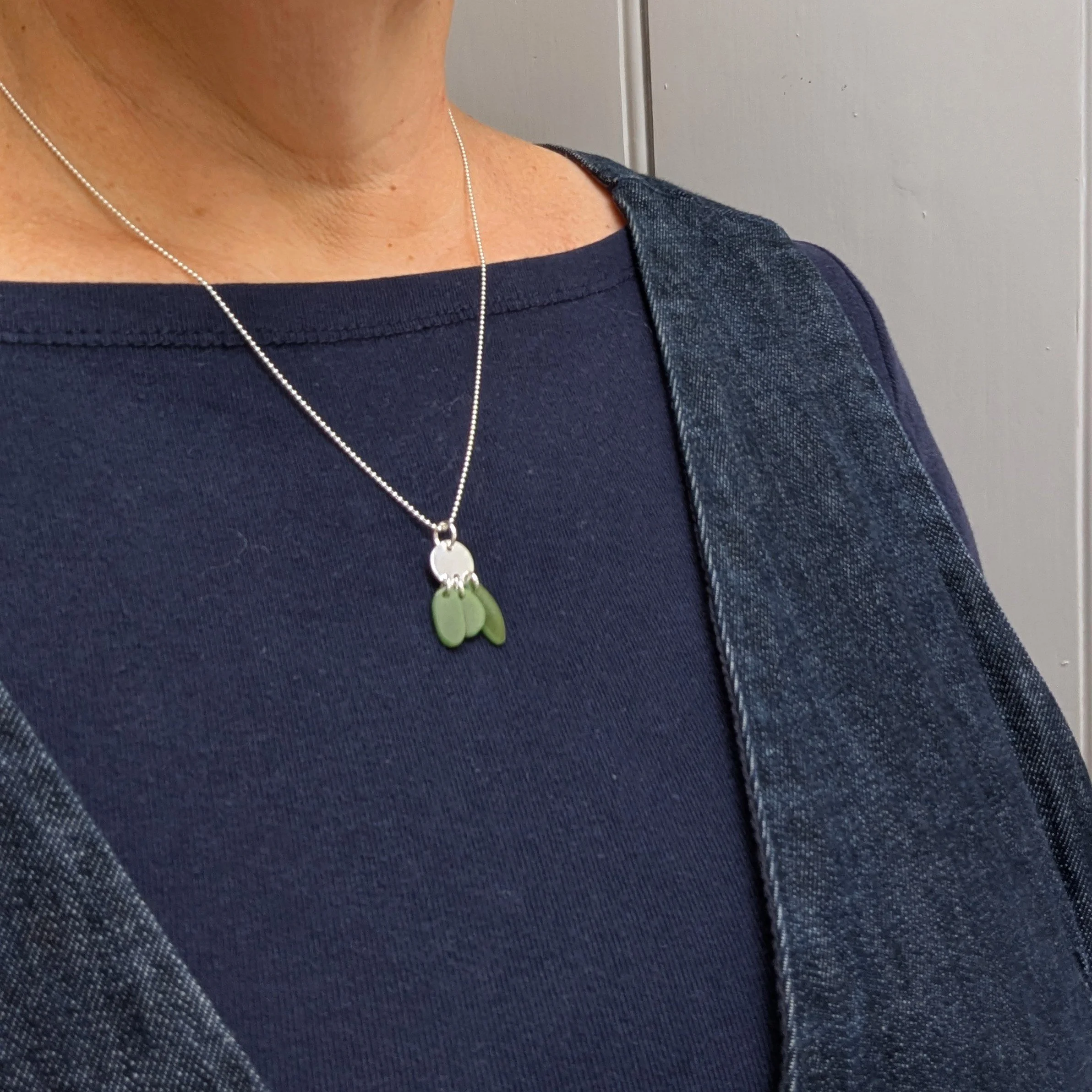 TW necklace disc Grn4.jpg