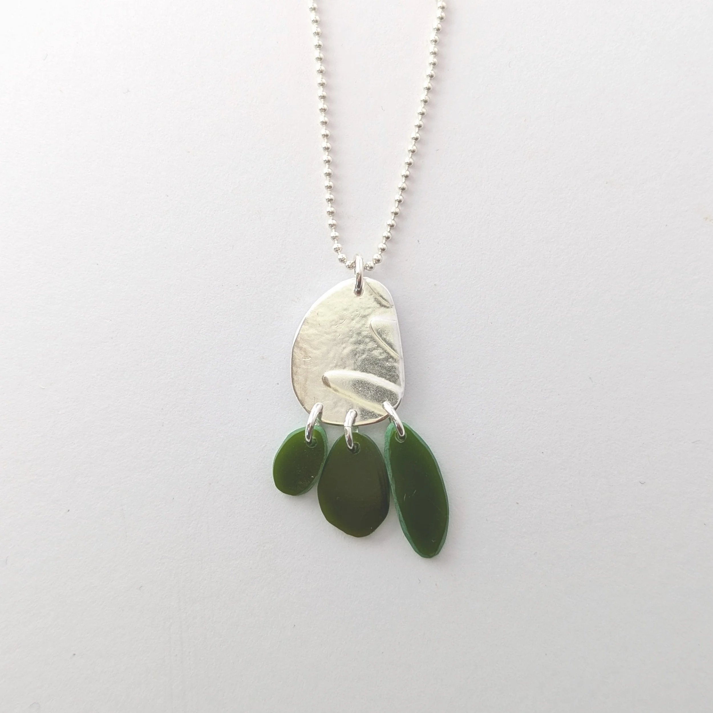 Tiddleywink pendant green2.jpg