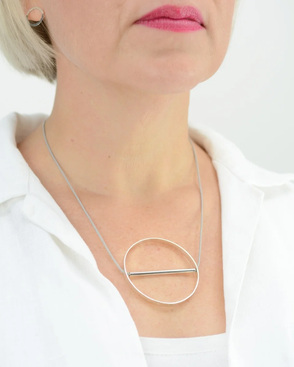 circle+w+bar+on+greyLR.jpg