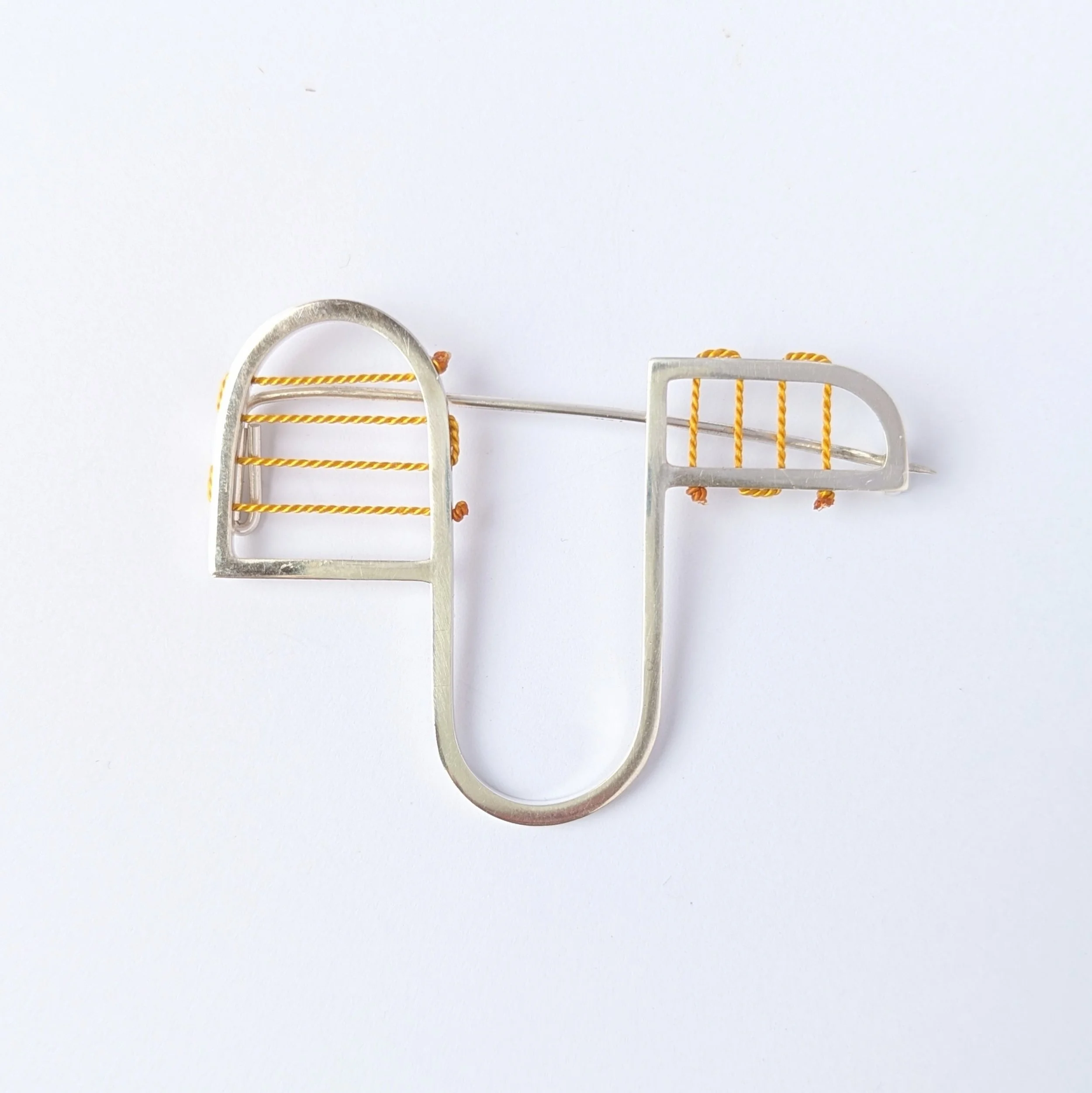 Open Wave Brooch Yel3.jpg