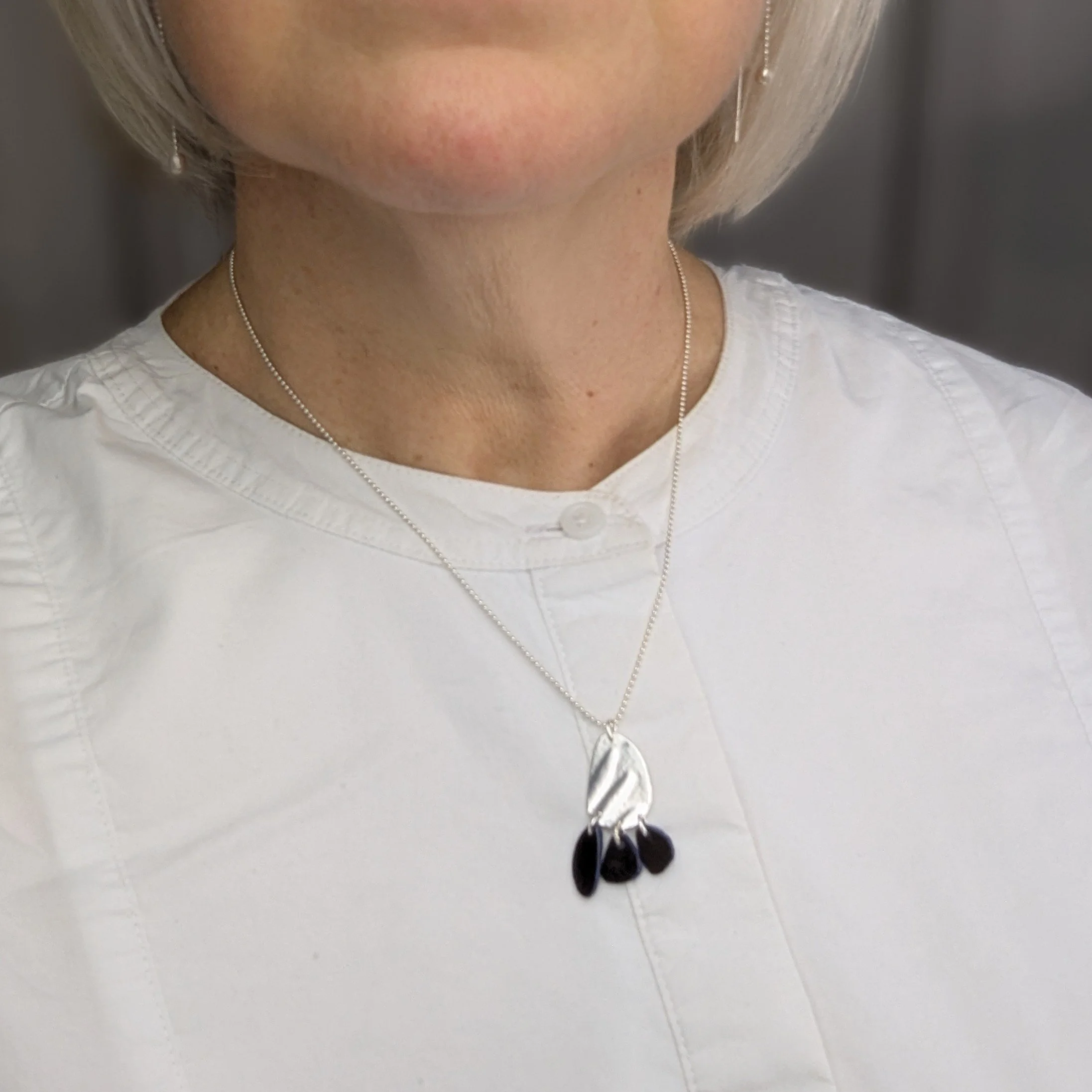 Tiddleywink pendant blk4.jpg