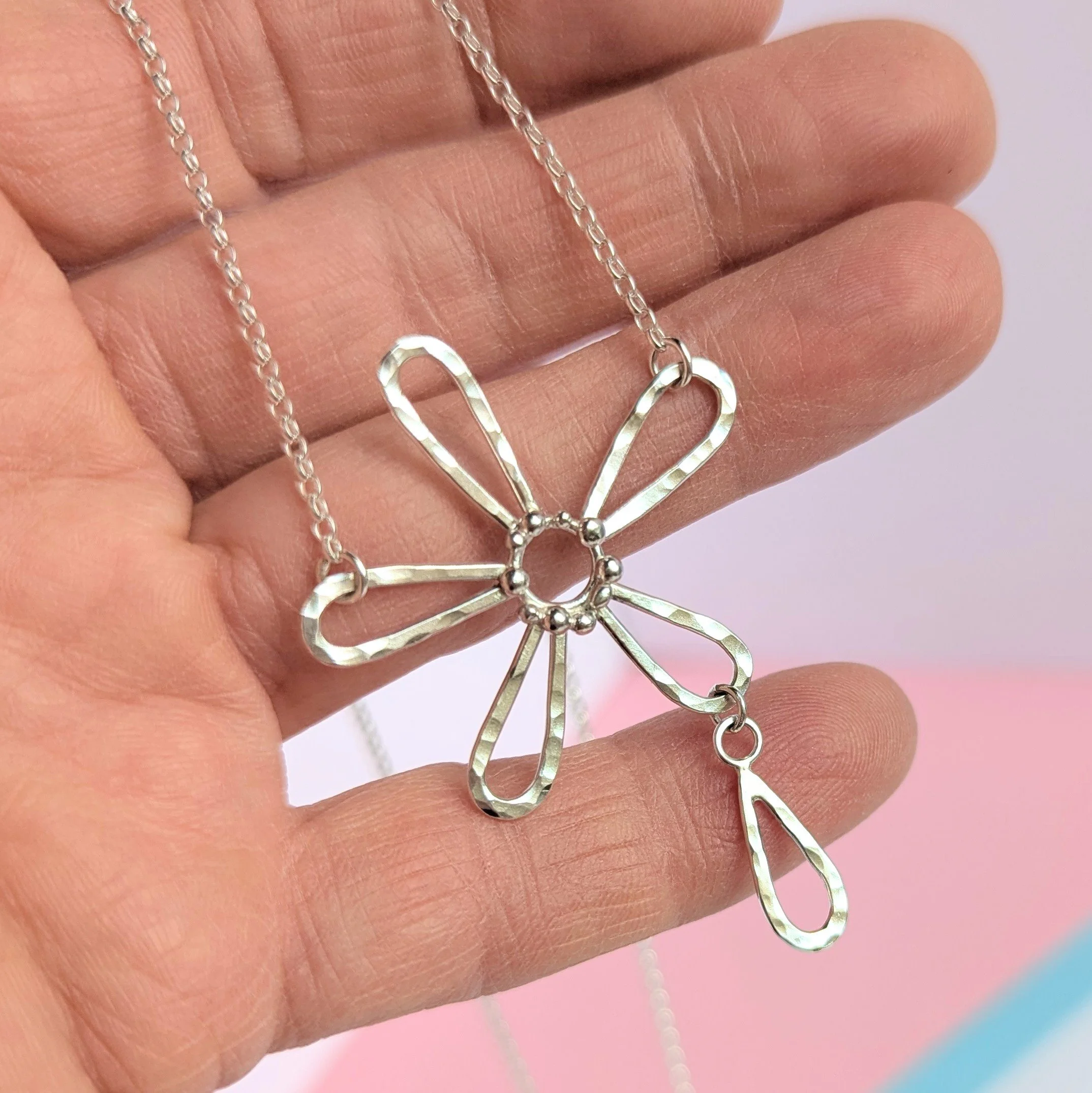 Daisy Necklace3.jpg