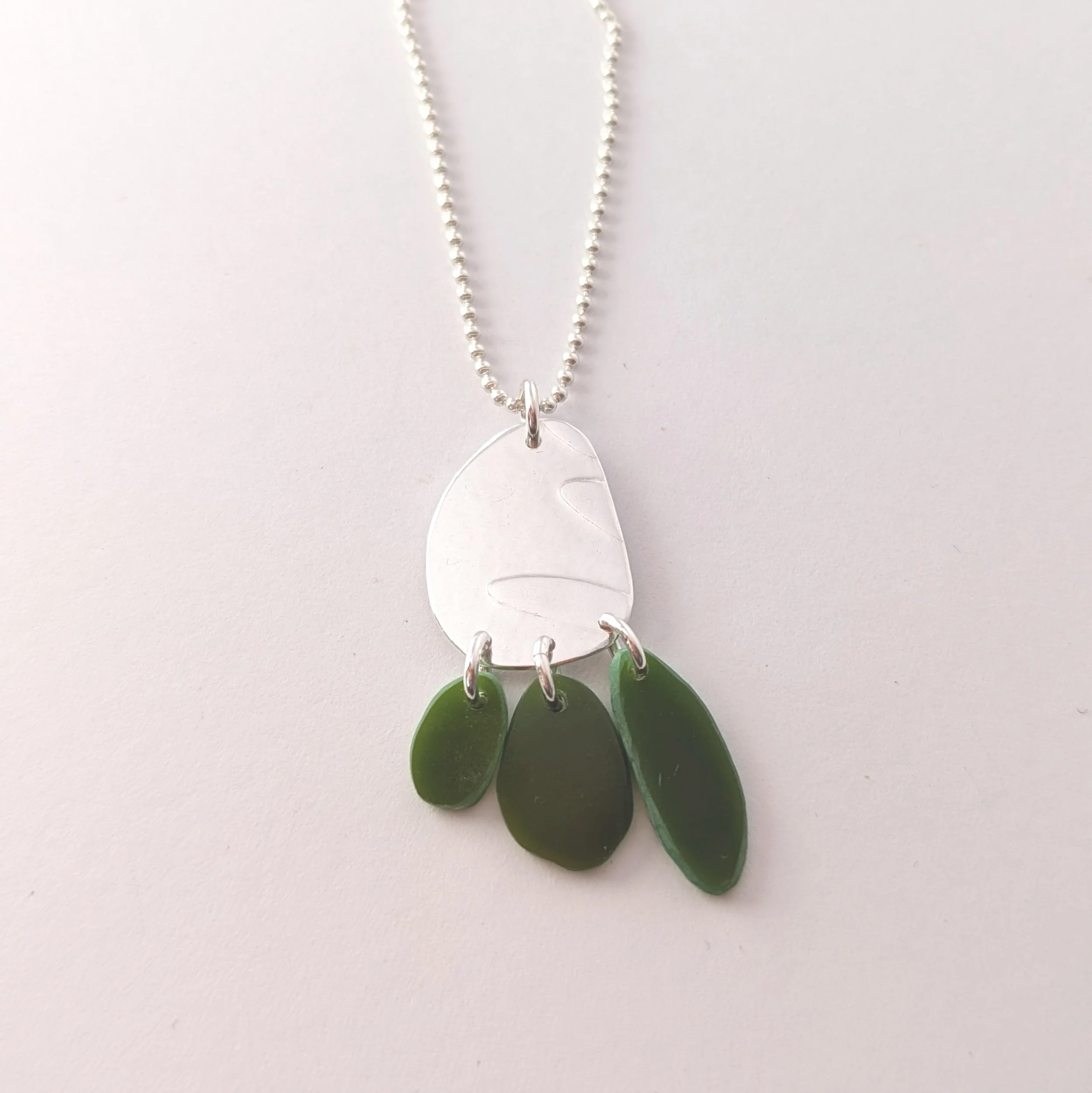 Tiddleywink pendant green.jpg