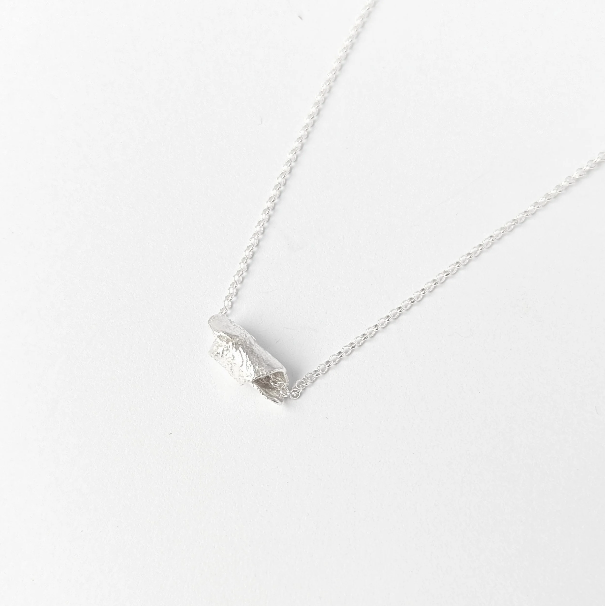 Twist necklace miniB.jpg