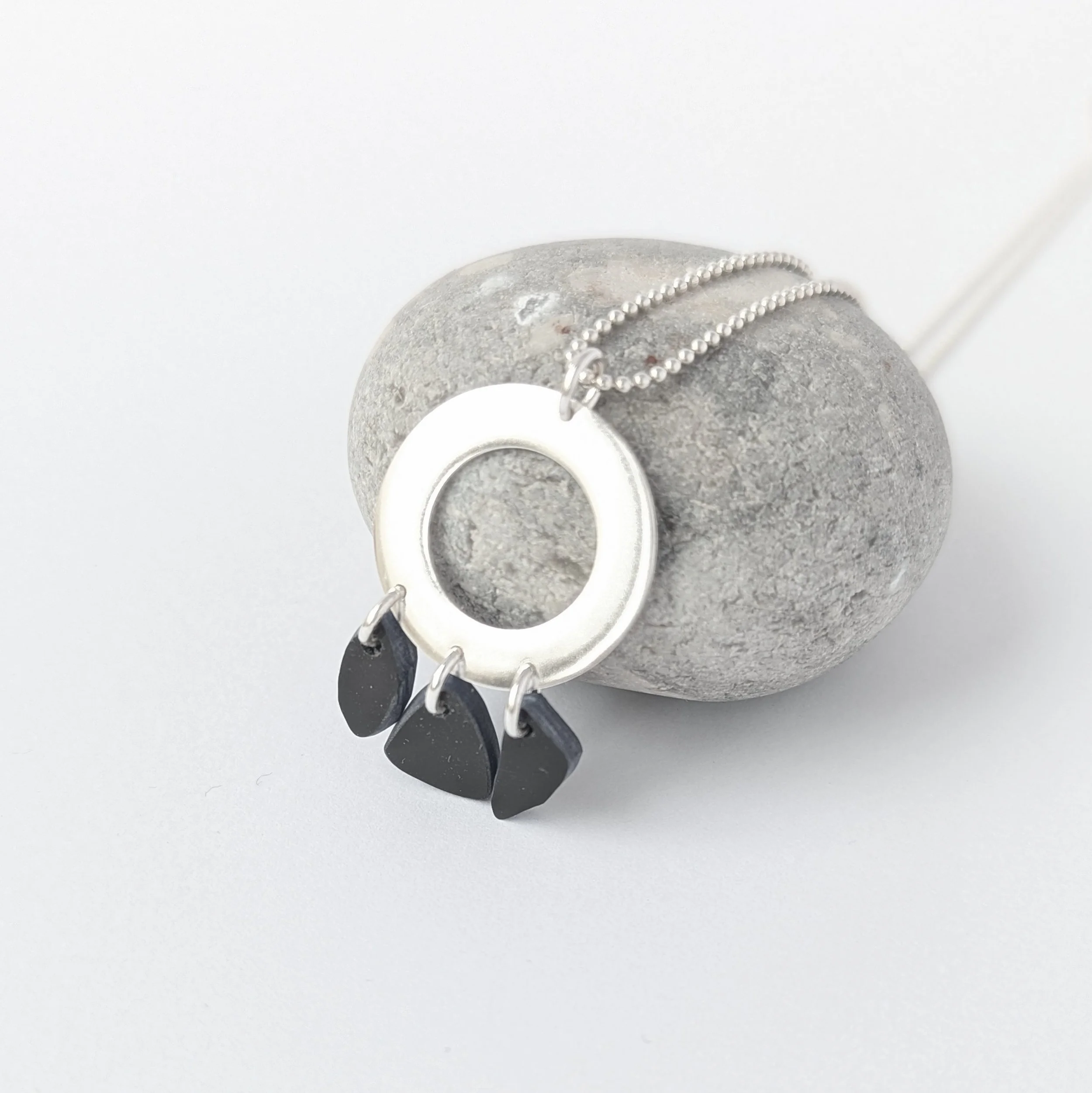 TW necklace Ring blk3.jpg