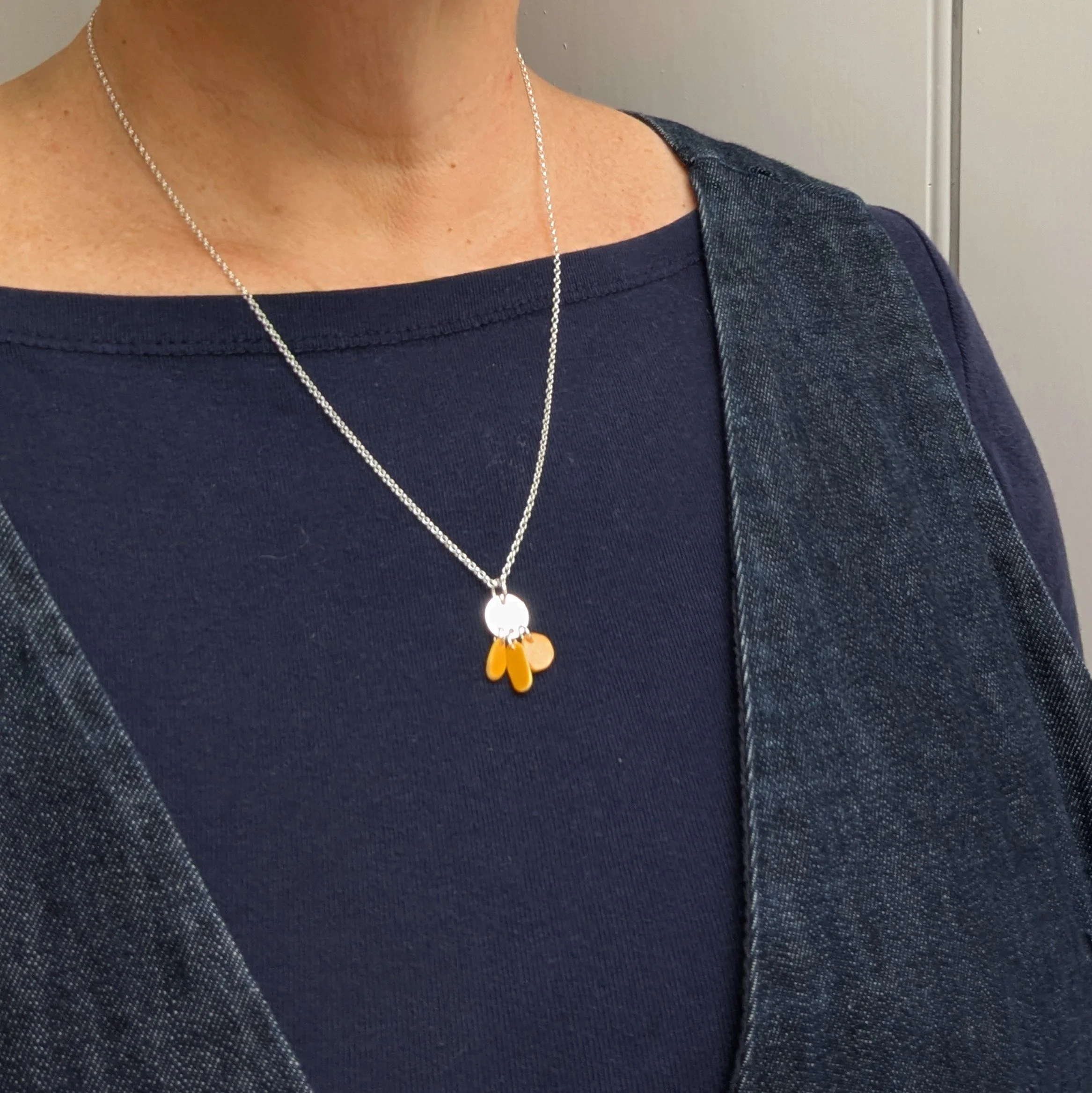 TW necklace disc Yel4.jpg