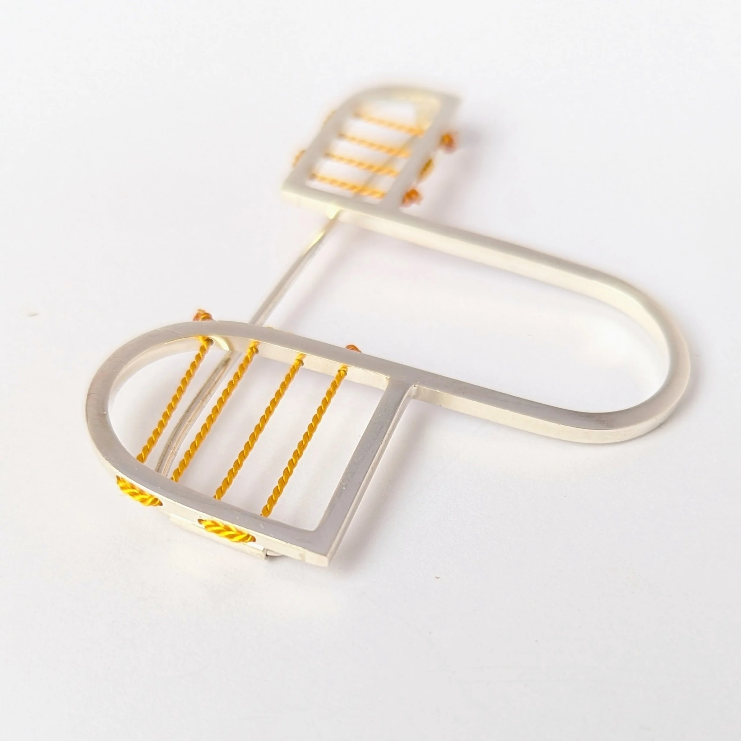 Open Wave Brooch Yel4.jpg