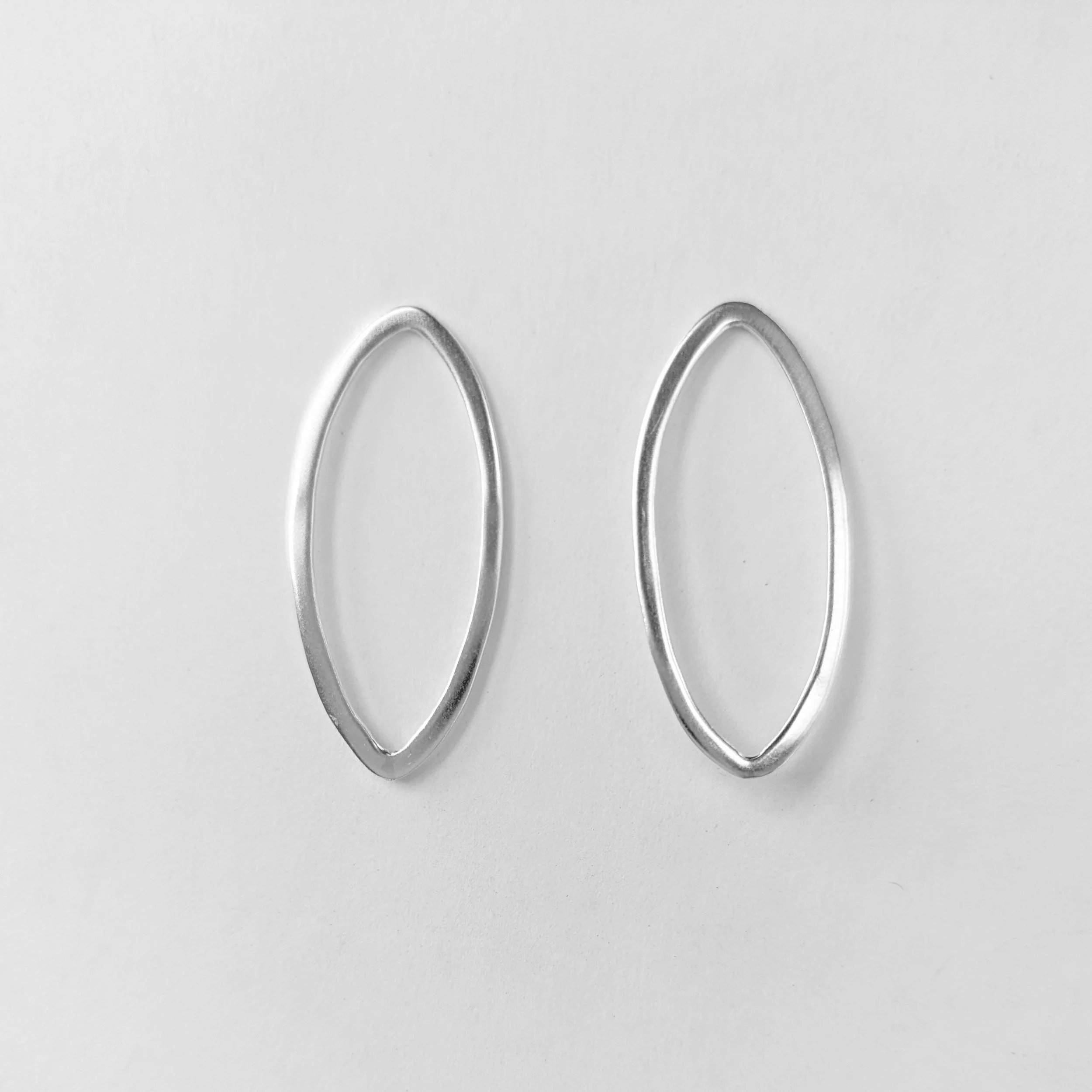 Oval studs large1.jpg