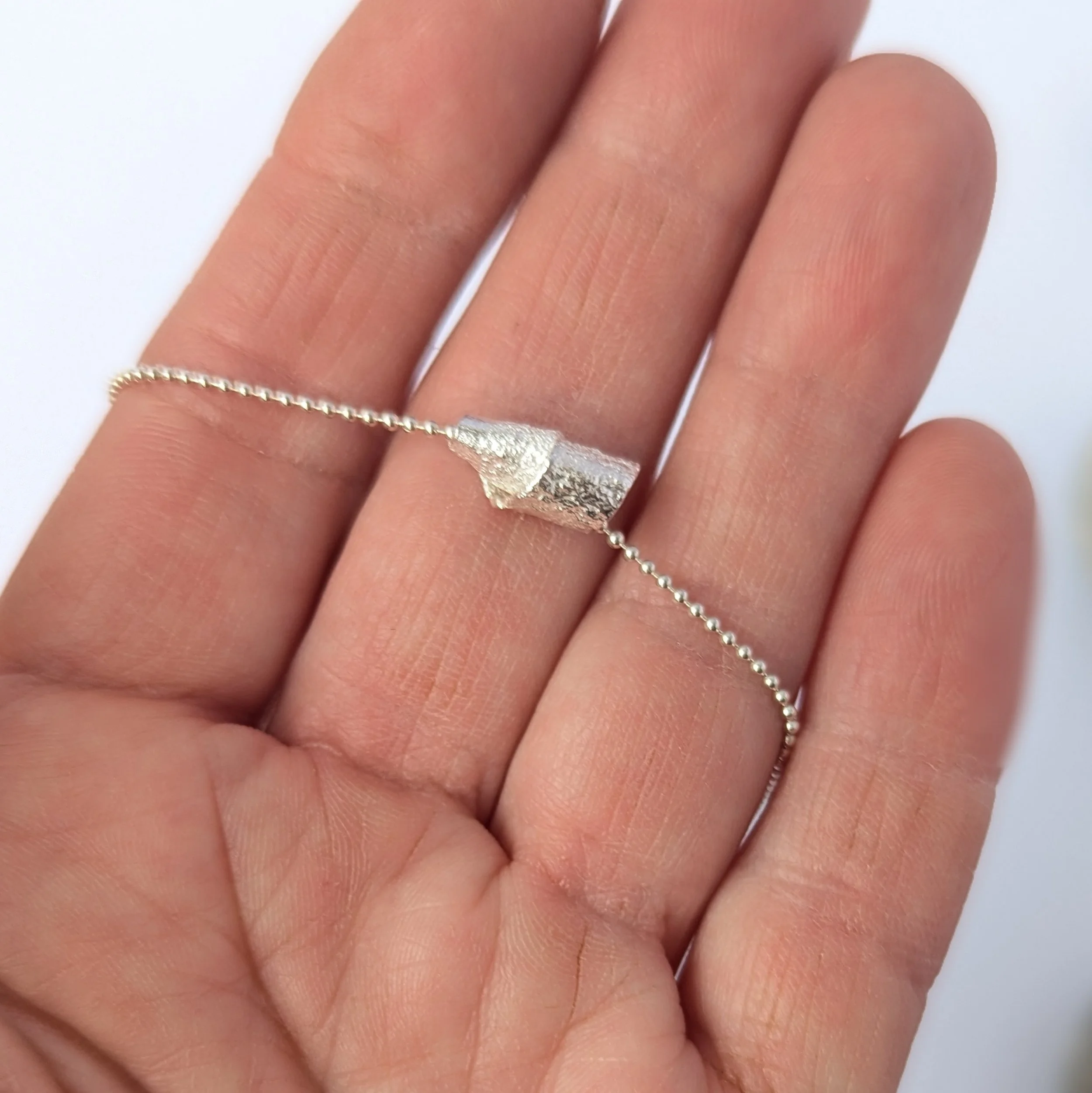 Twist necklace miniC.jpg