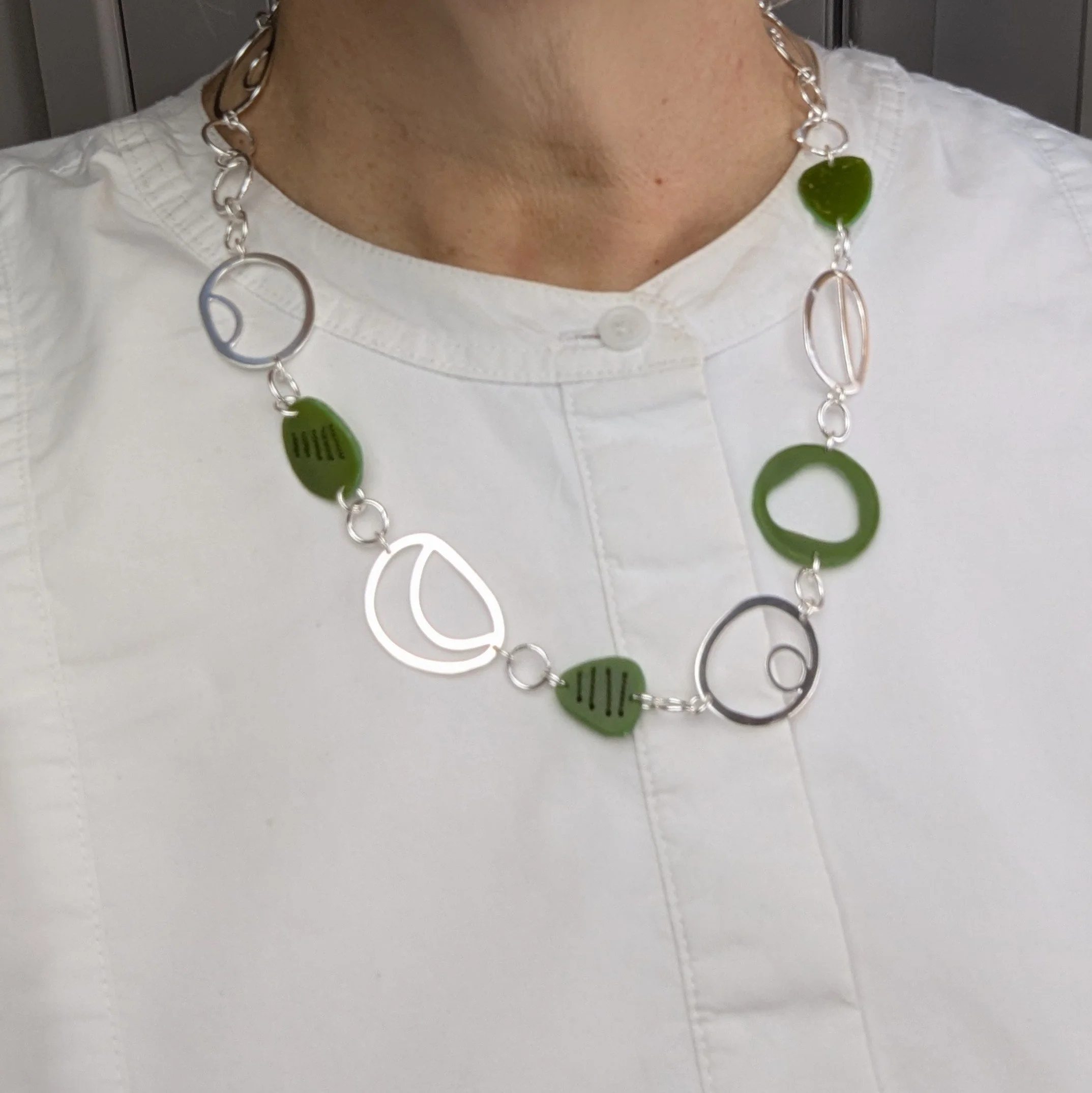 Tiddleywink Pebble Link Necklace - Green