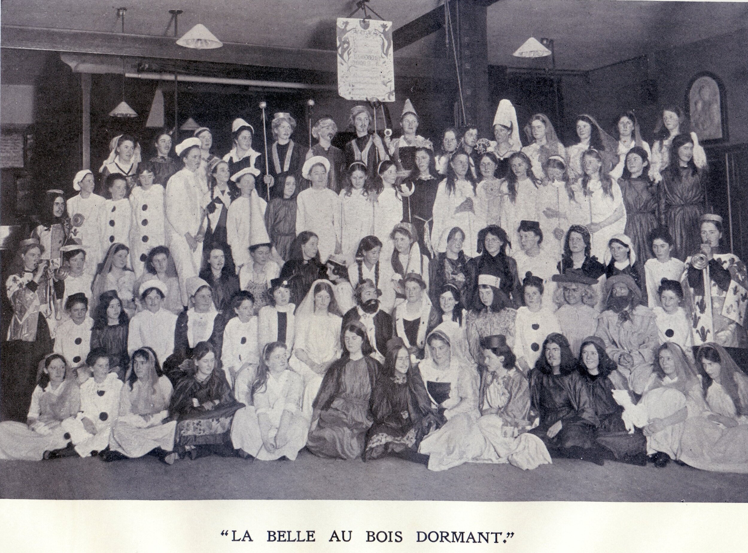  Cast of la Belle Au Bois Dormant in 1906 