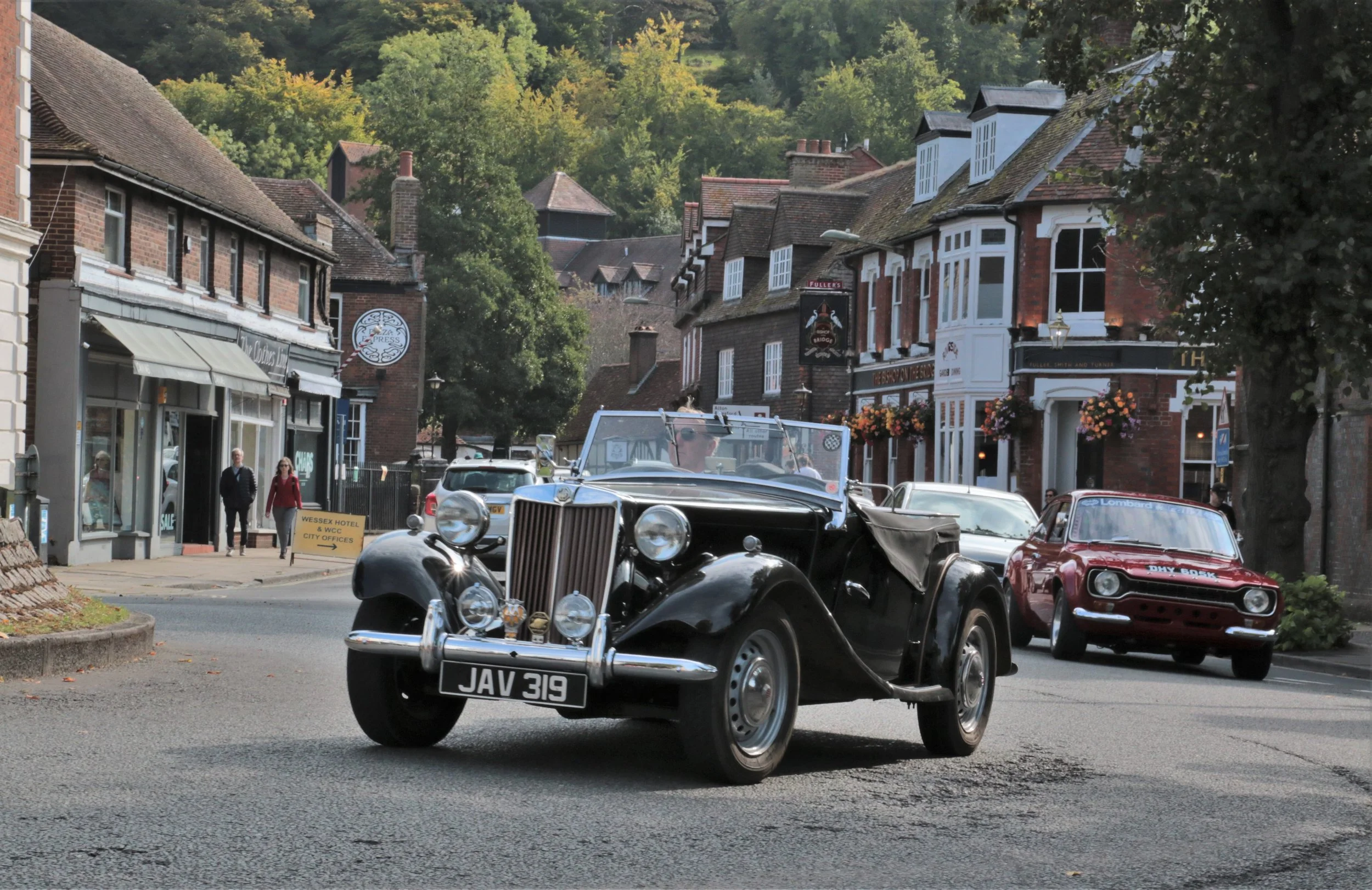 MG Owners Club - Classic and Sports Car Parade