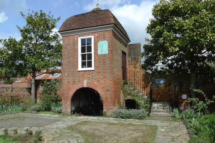 Havant Gazebo Garden
