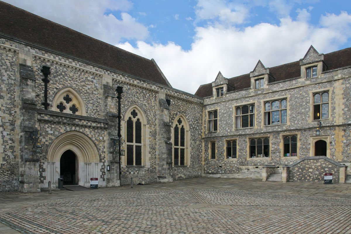 A walking tour of Medieval Winchester (Fully Booked)