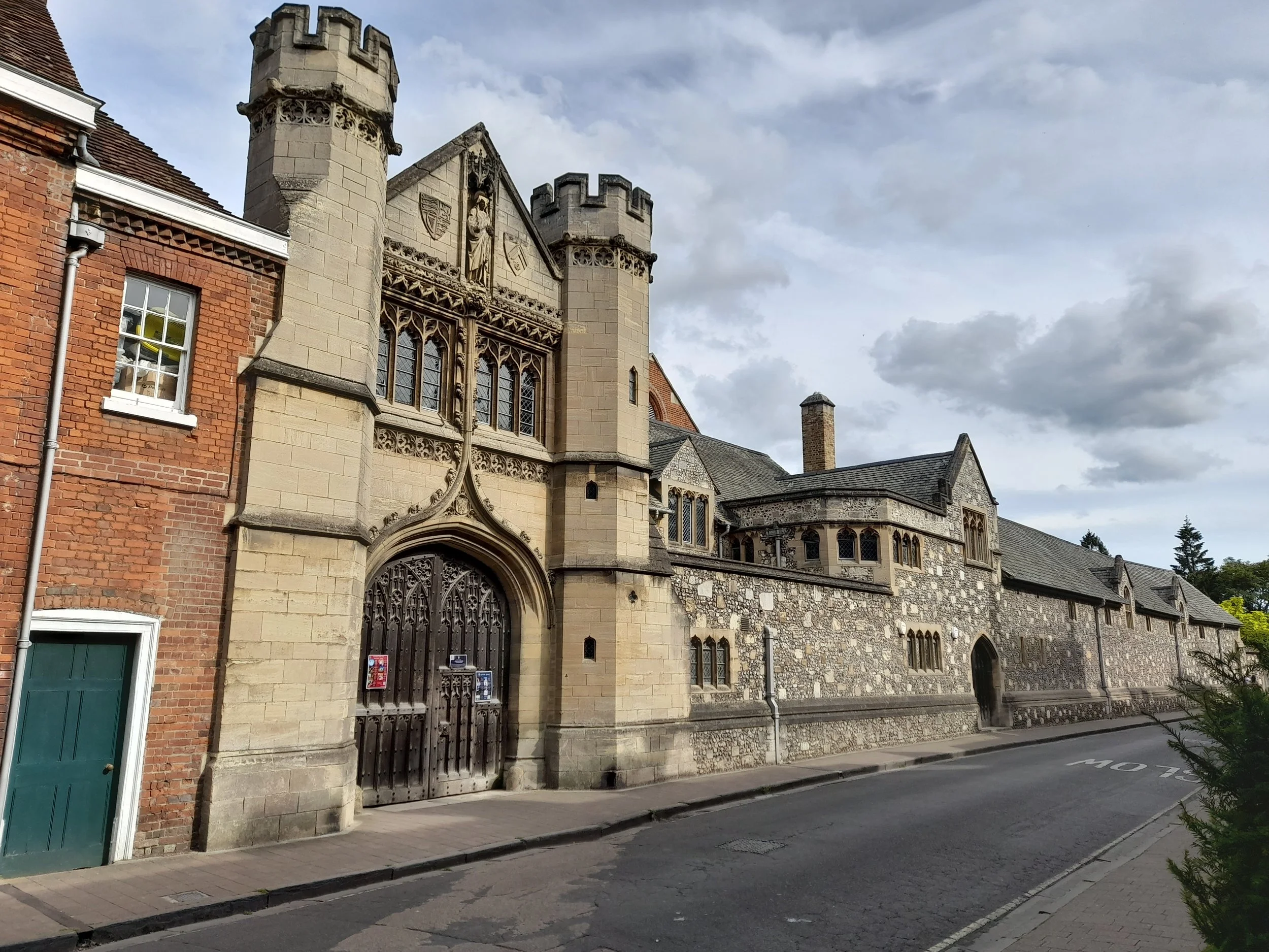 The Architecture of Kingsgate Street and the Cathedral Close, Winchester