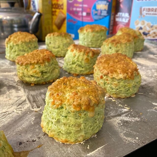 Wild Garlic &amp; Cheddar Scones
Makes a bakers dozen! &hellip;13 .
Why not go and dabble in a spot of foraging?! 🌱New lockdown activity&hellip;.wild garlic is super plentiful, the smell usually gives it away!
.
These savoury scones are excellent an