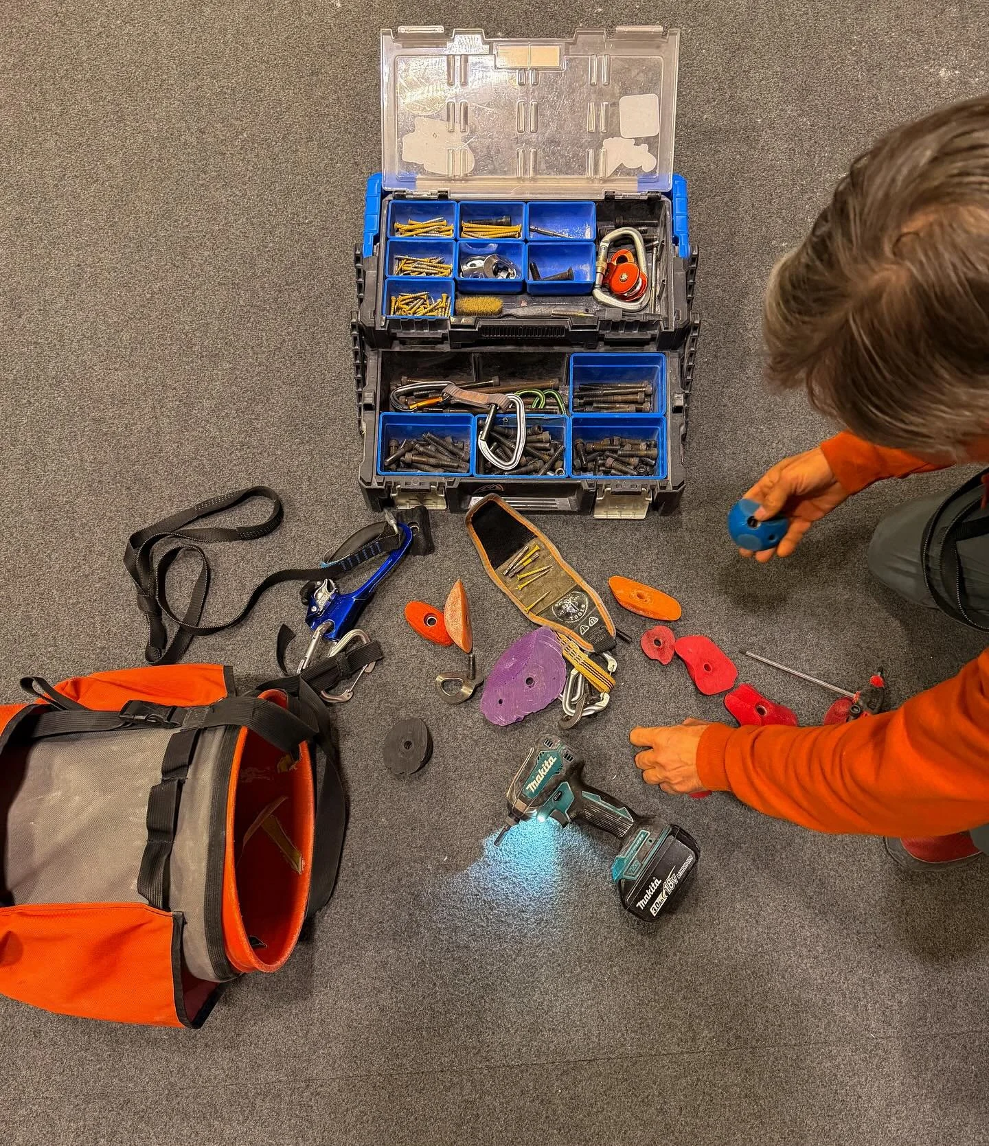 Tools of the trade 🛠️

New sets on both our single AND double overhang! (Ropes 17, 18, 19, 20) 

#routesetting #indoorclimbing #rockclimbing #bouldering #climbrockville