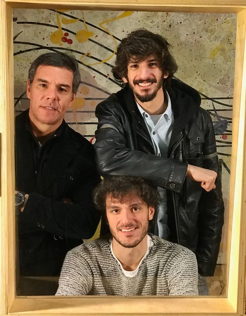 Marcelo Barbieri, Andre Minnassian (sentado) e Ricardo Duarte