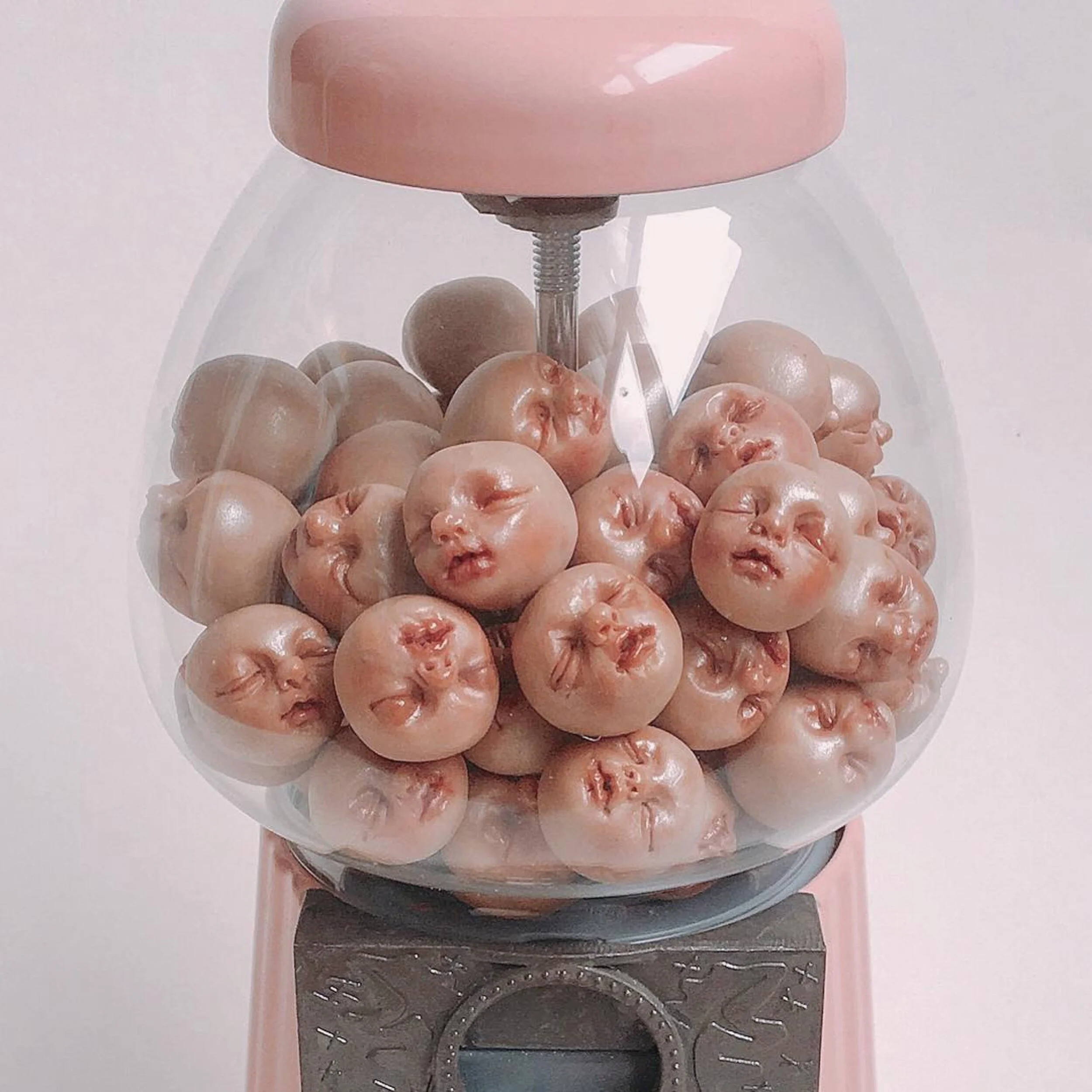 QimmyShimmy - Disturbing yet pleasing