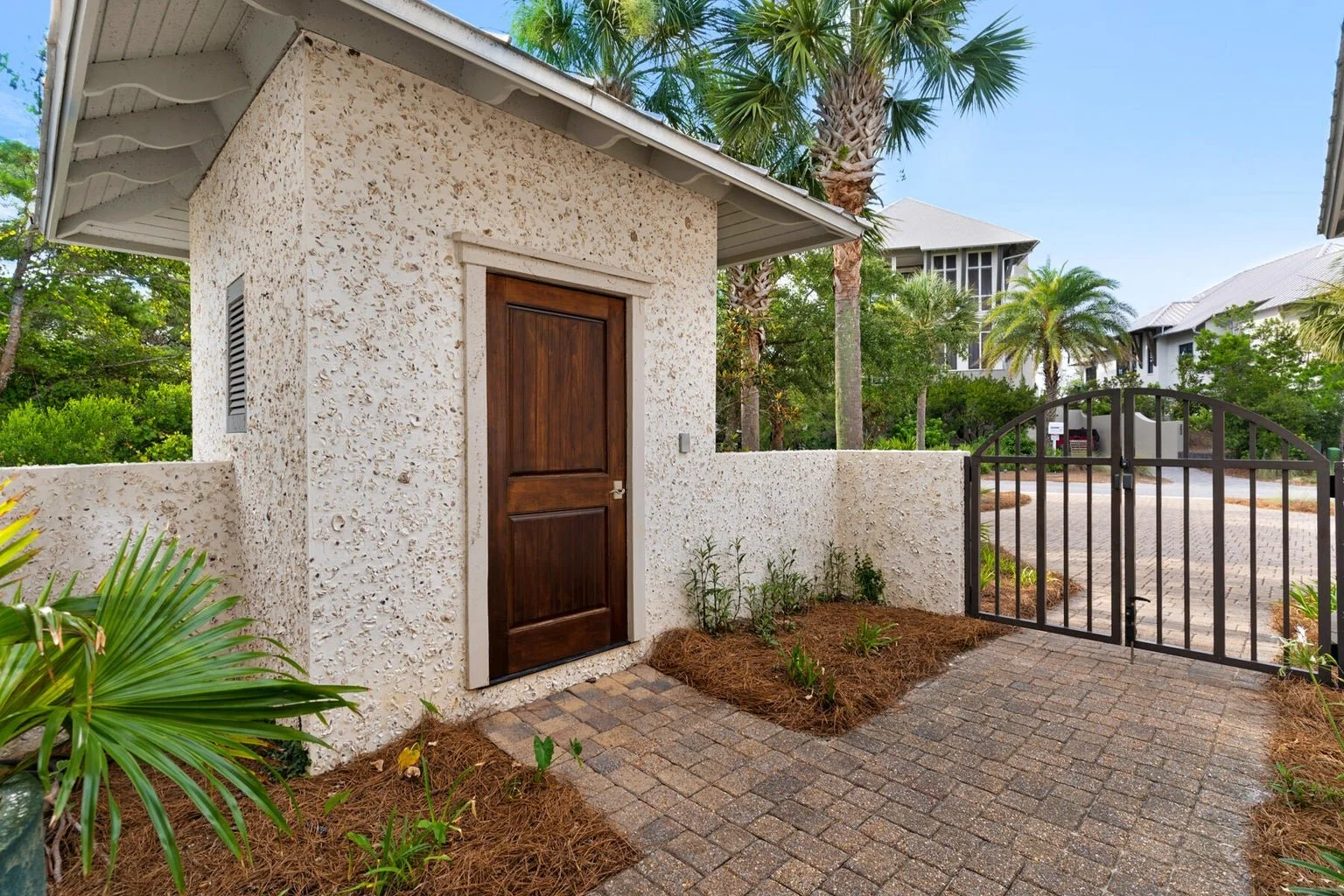 Retreat-Florida-201-W-Bermuda-Drive-94.jpg