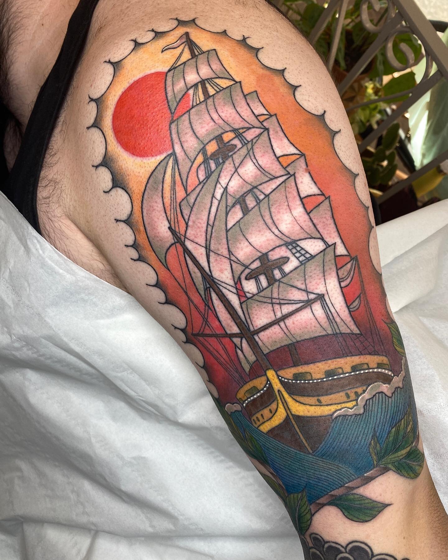 Finished this one up on @nathan.davies2 today. Half healed half fresh! Enjoying this sleeve. 🙌🏻 
Bookings@paulacastle.com #shiptattoo #neotraditionaltattoo #neotrad #neotradeu #neotradtattoo #bristoltattoo #nauticaltattoo