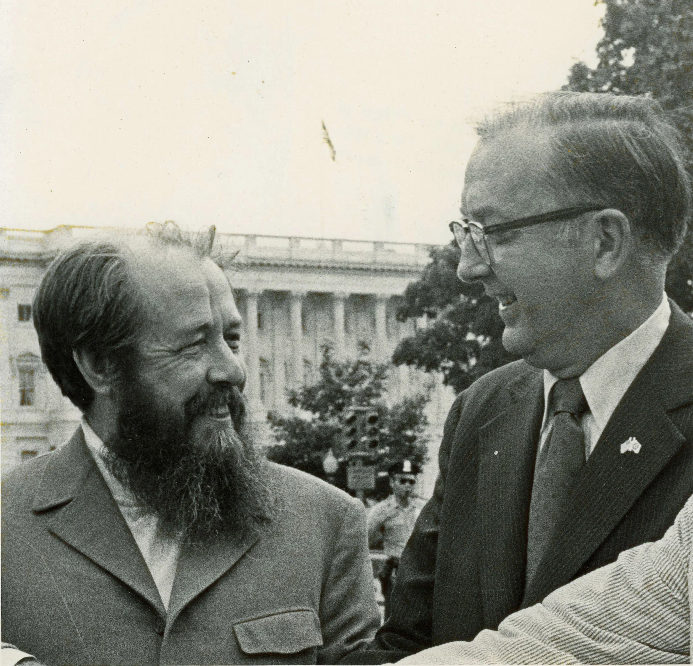 Helms and Solzhenitsyn_1976.jpg