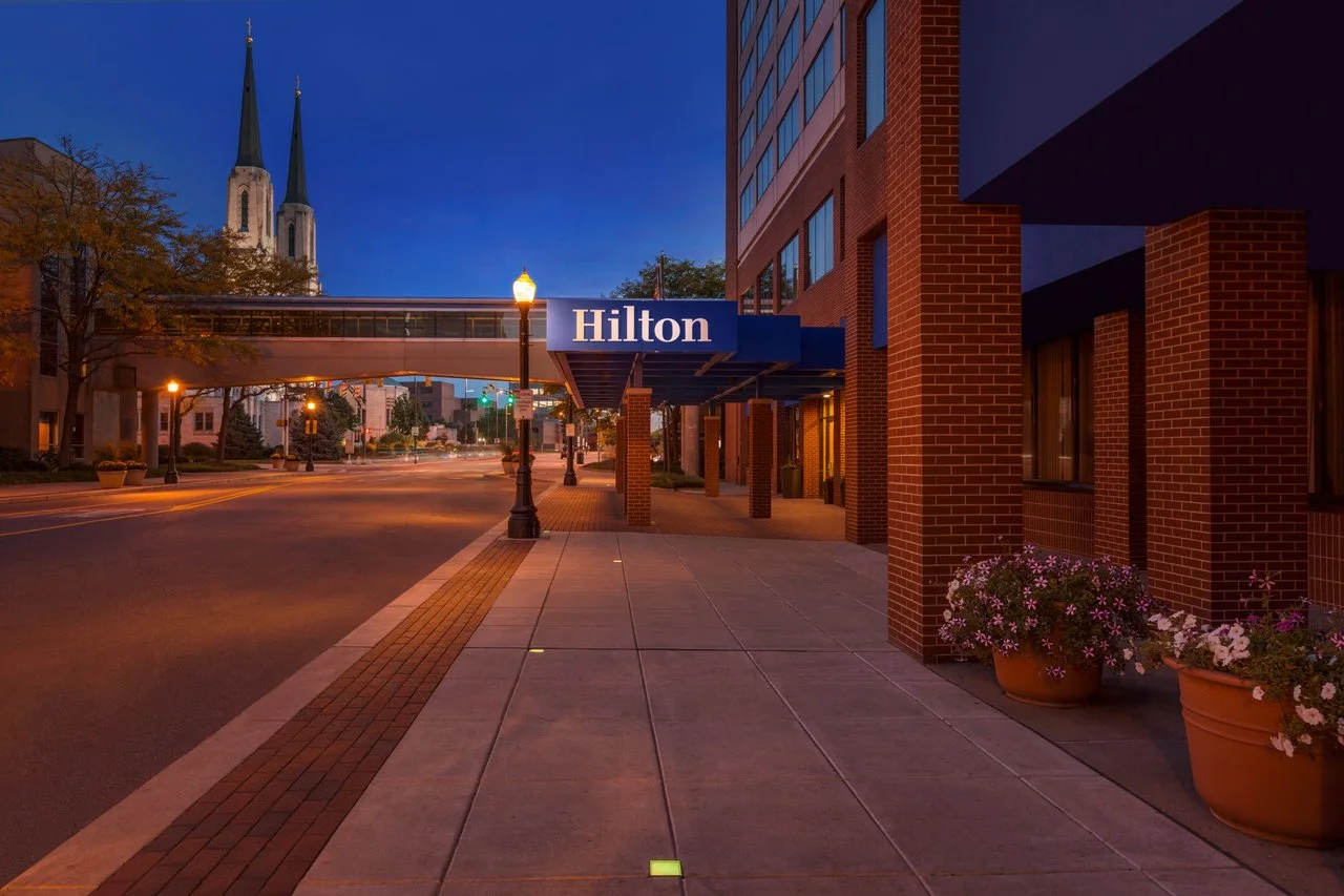 001_Exterior-sidewalk_d2b522df-5056-a348-3ac0e65a77483826.jpg