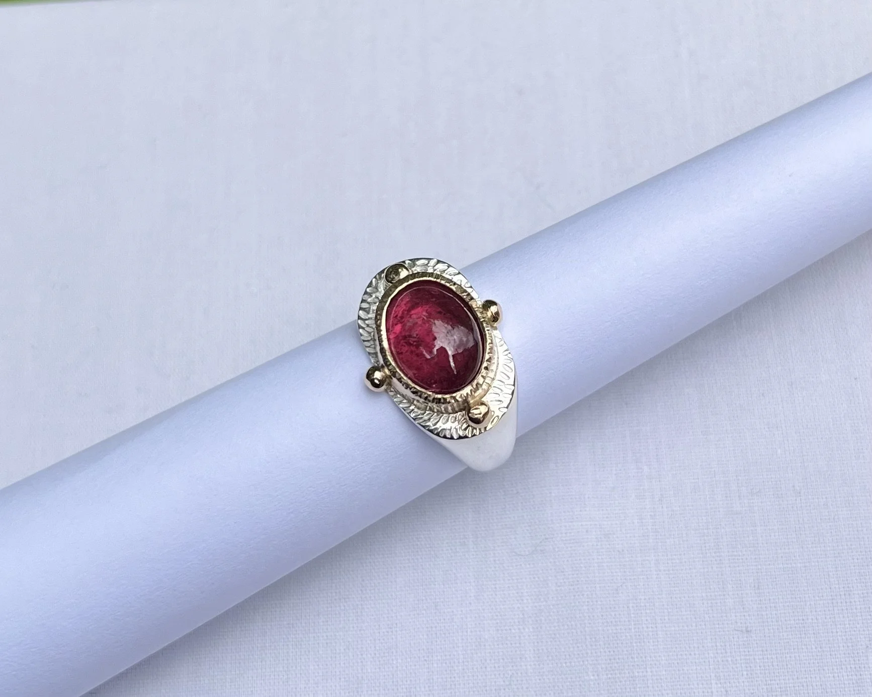Pink tourmaline ring with 22ct gold. 