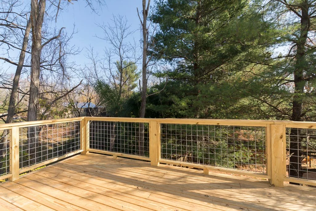 Large-Deck-Perfect-for-Entertaining.jpg