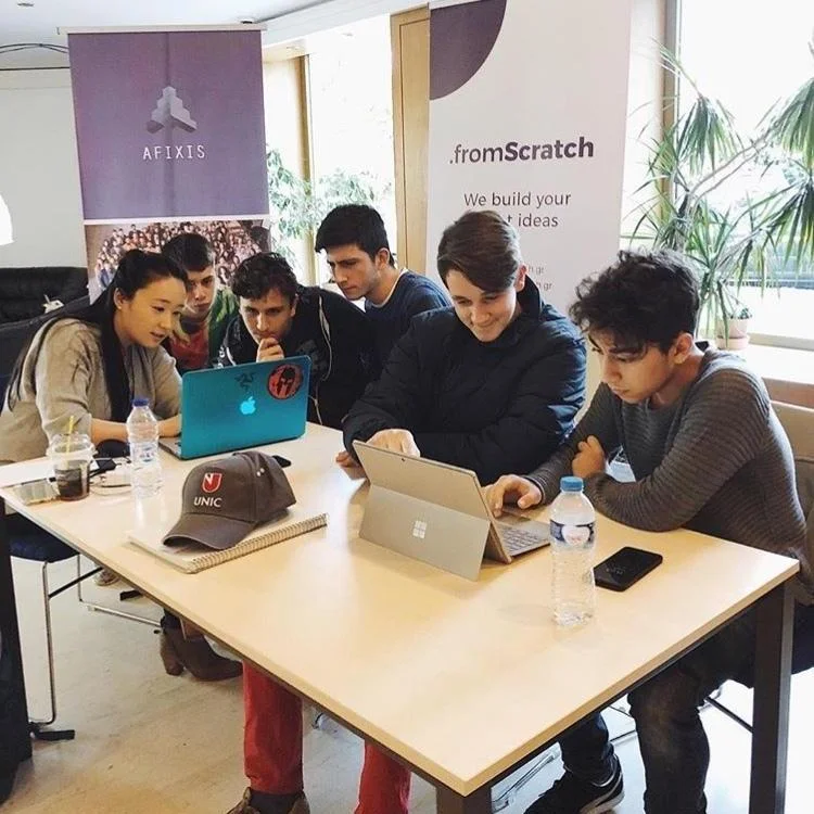 Business Mentor Lucy helping TeamUp craft their pitch for the judges
