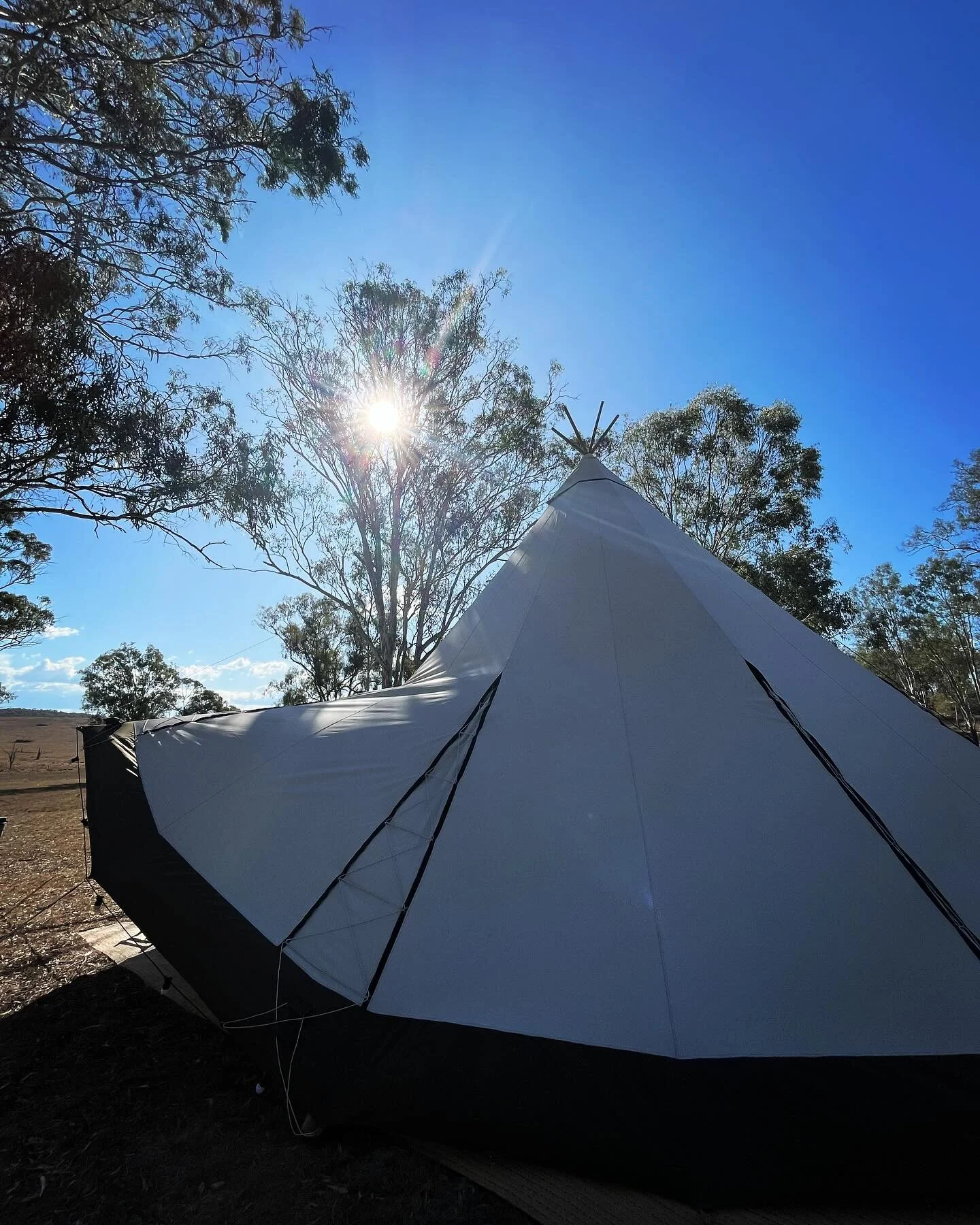 Aaahhhhh, blue skies and tipis 💕💕 What more do you need for an epic party, a wedding or a fabulous birthday bash #tipiparty #bohotipiwedding #boho #tipivibes #whitetipis #tipilove