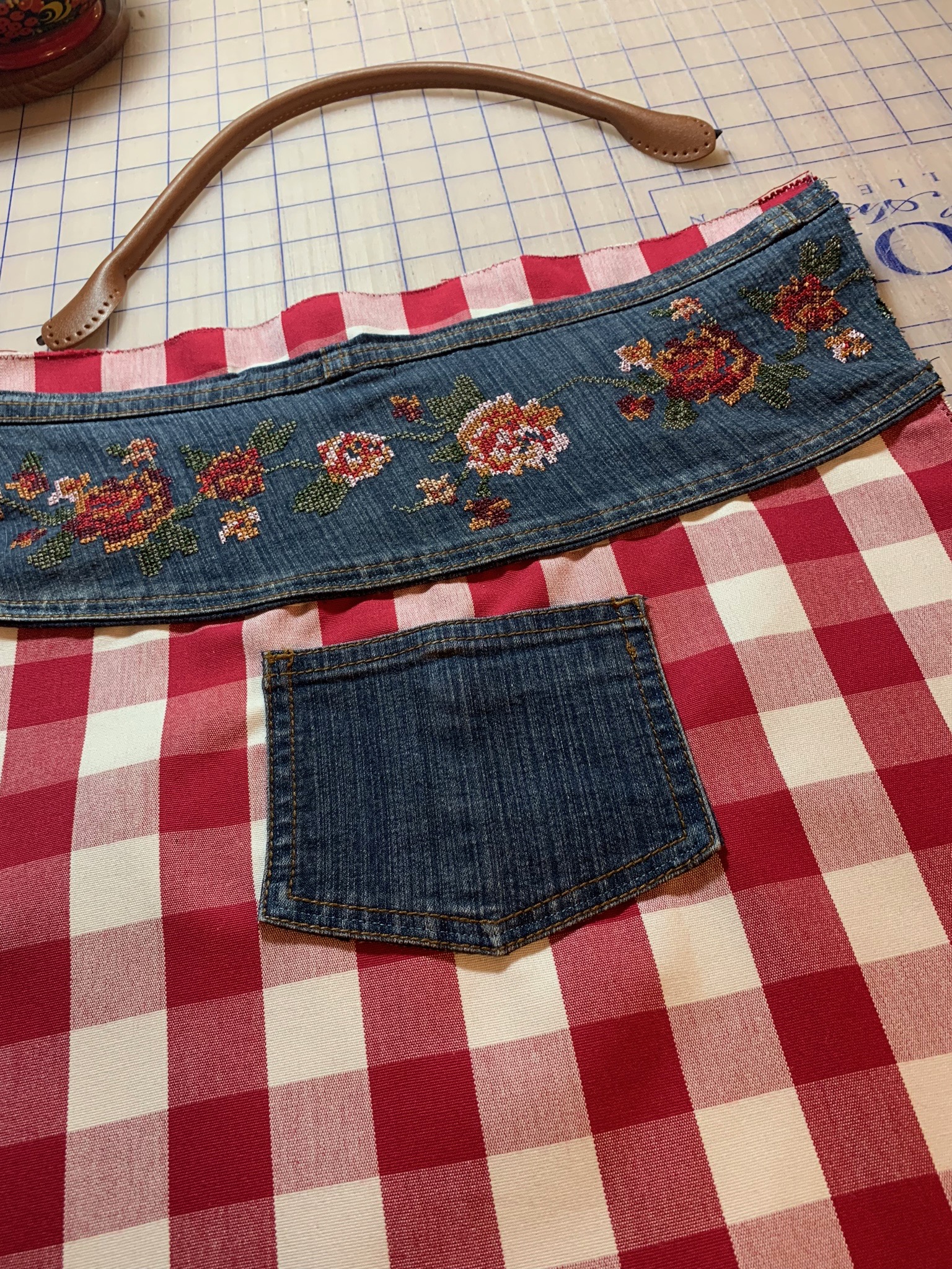 Upcycling : a denim skirt becomes a bag! — Ruby Seppings