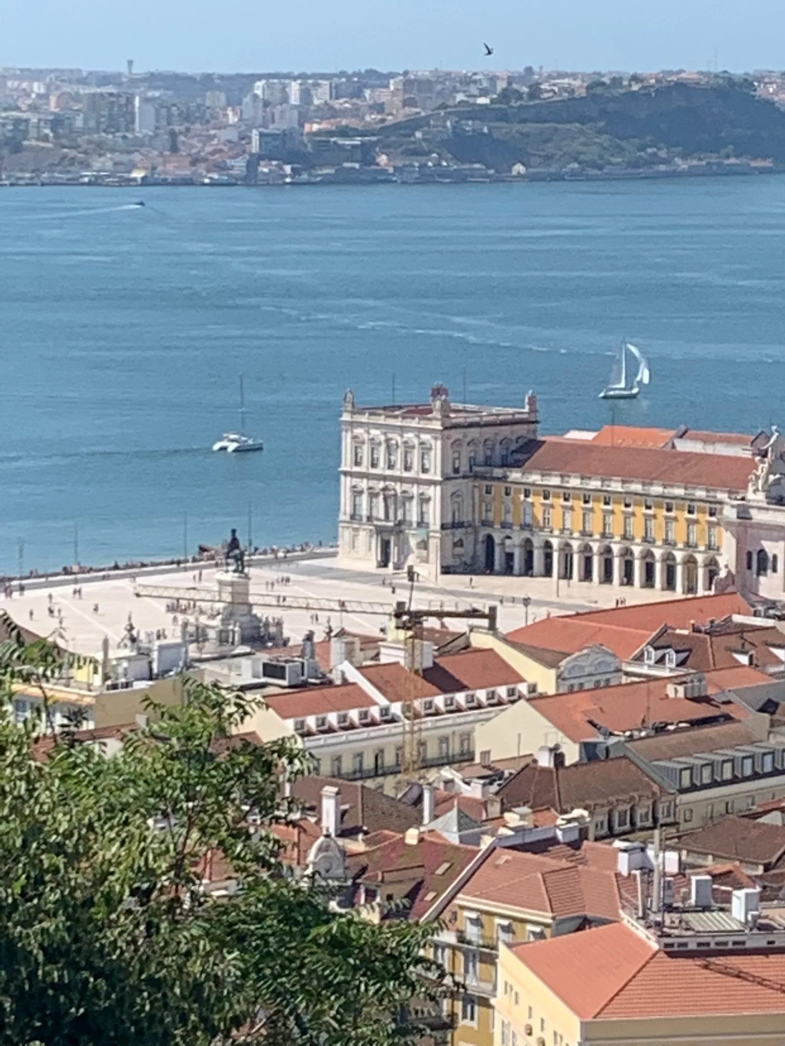 Panorma Lisbon.jpg